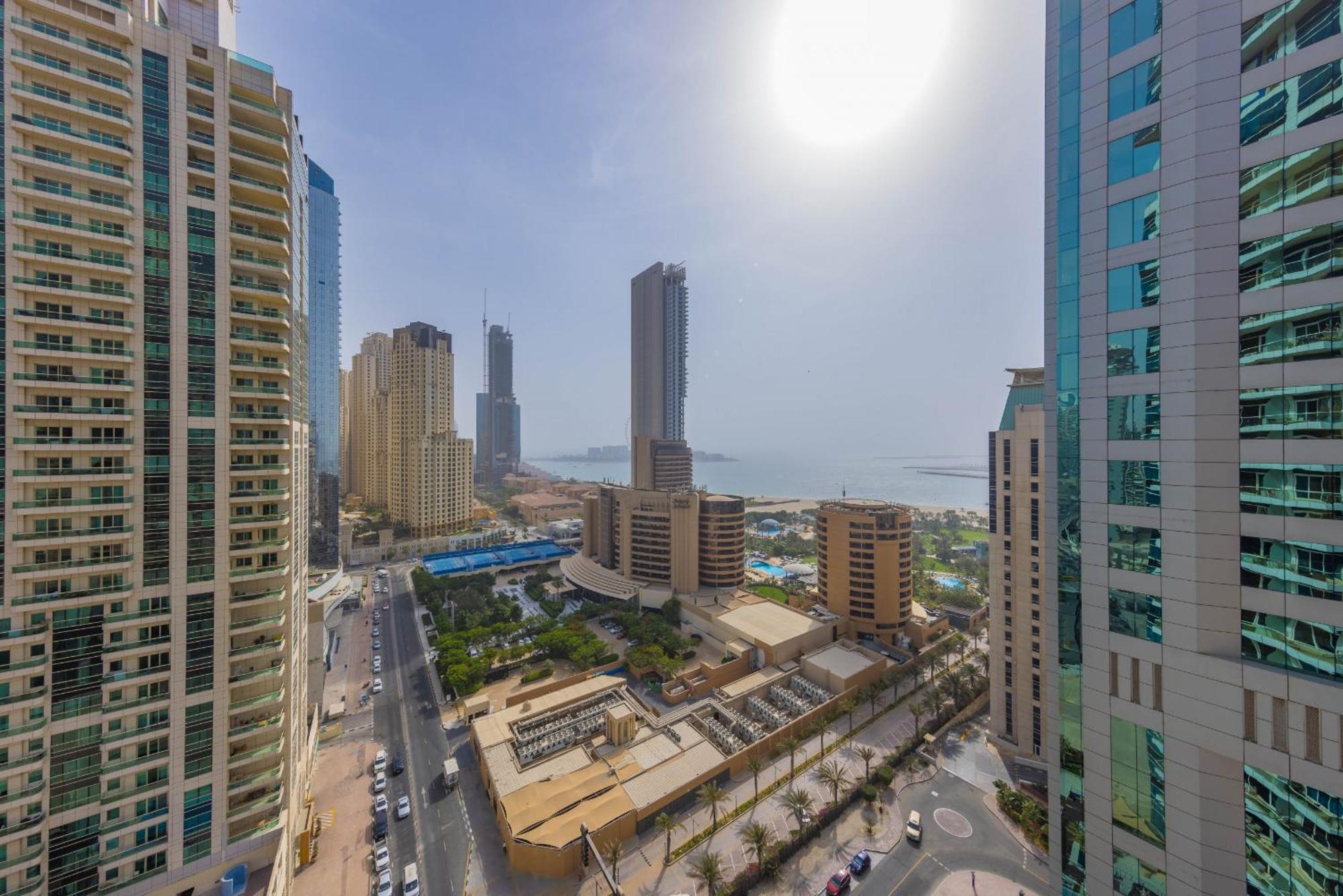 Vayk - Spacious One Bedroom Dubai