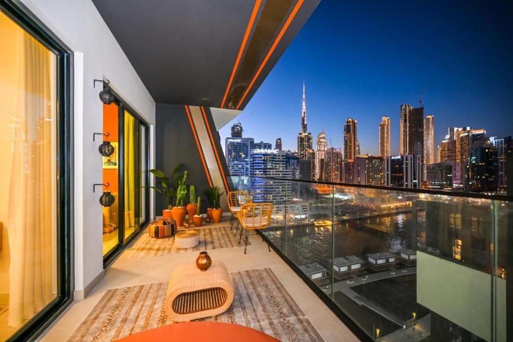 Luxurious One Bed Near Mall With Burj And Canal View Apartment *
