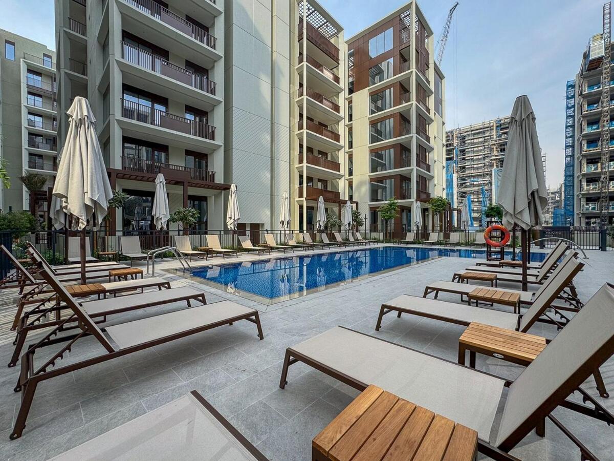 Apartment Elegant 1br With Pool, Gym Access And Kid's Play Area