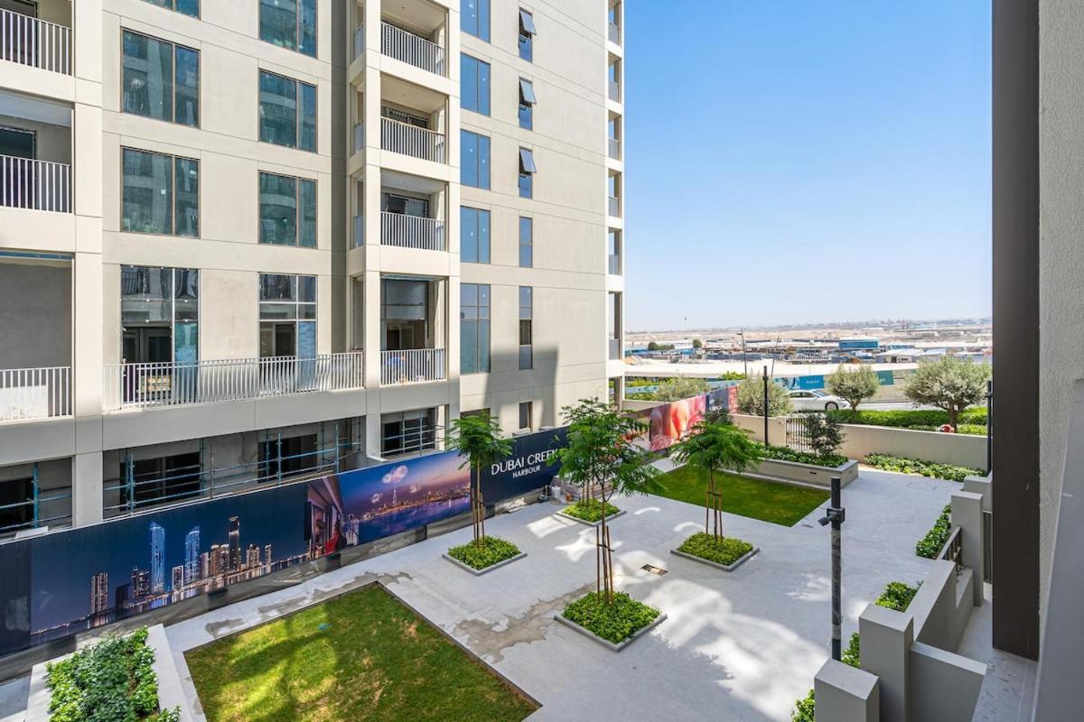 Elegant 1br With Pool, Gym Access And Kid's Play Area Apartment *