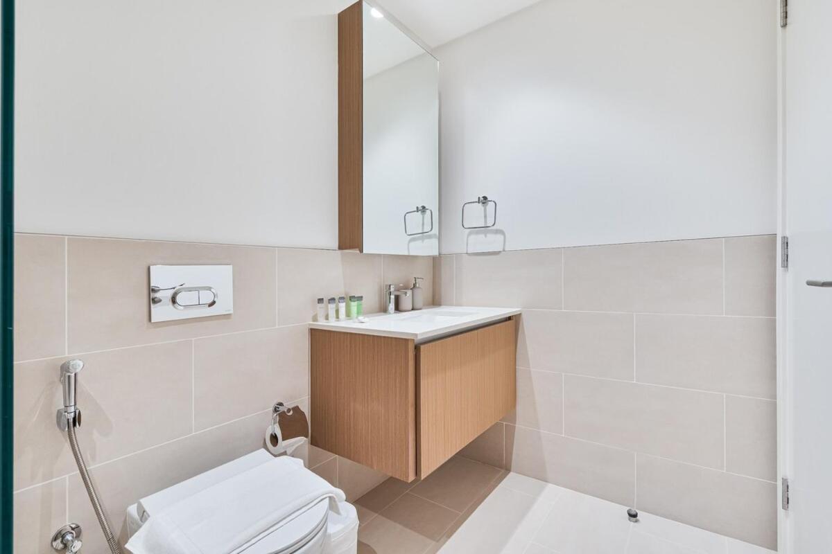 Apartment Elegant 1br With Pool, Gym Access And Kid's Play Area Dubai