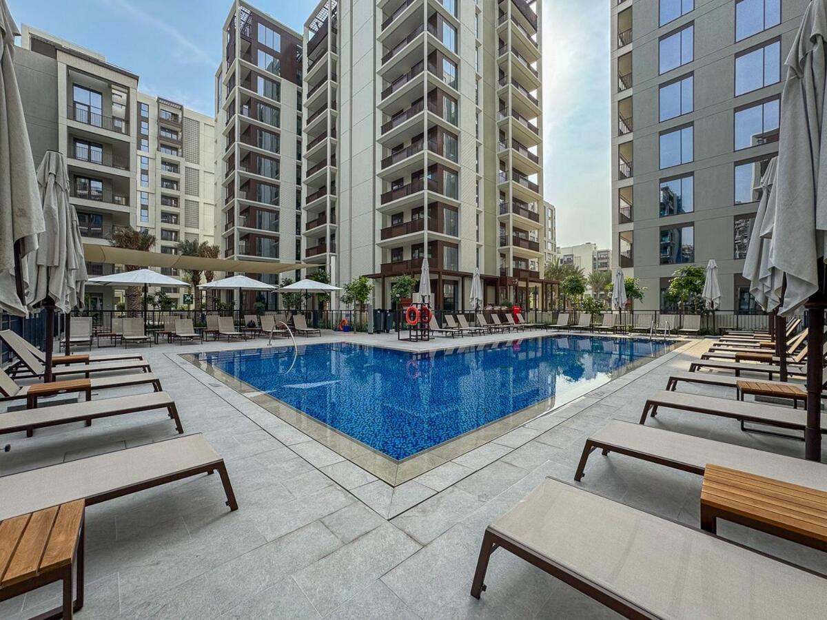 Elegant 1br With Pool, Gym Access And Kid's Play Area Apartment *