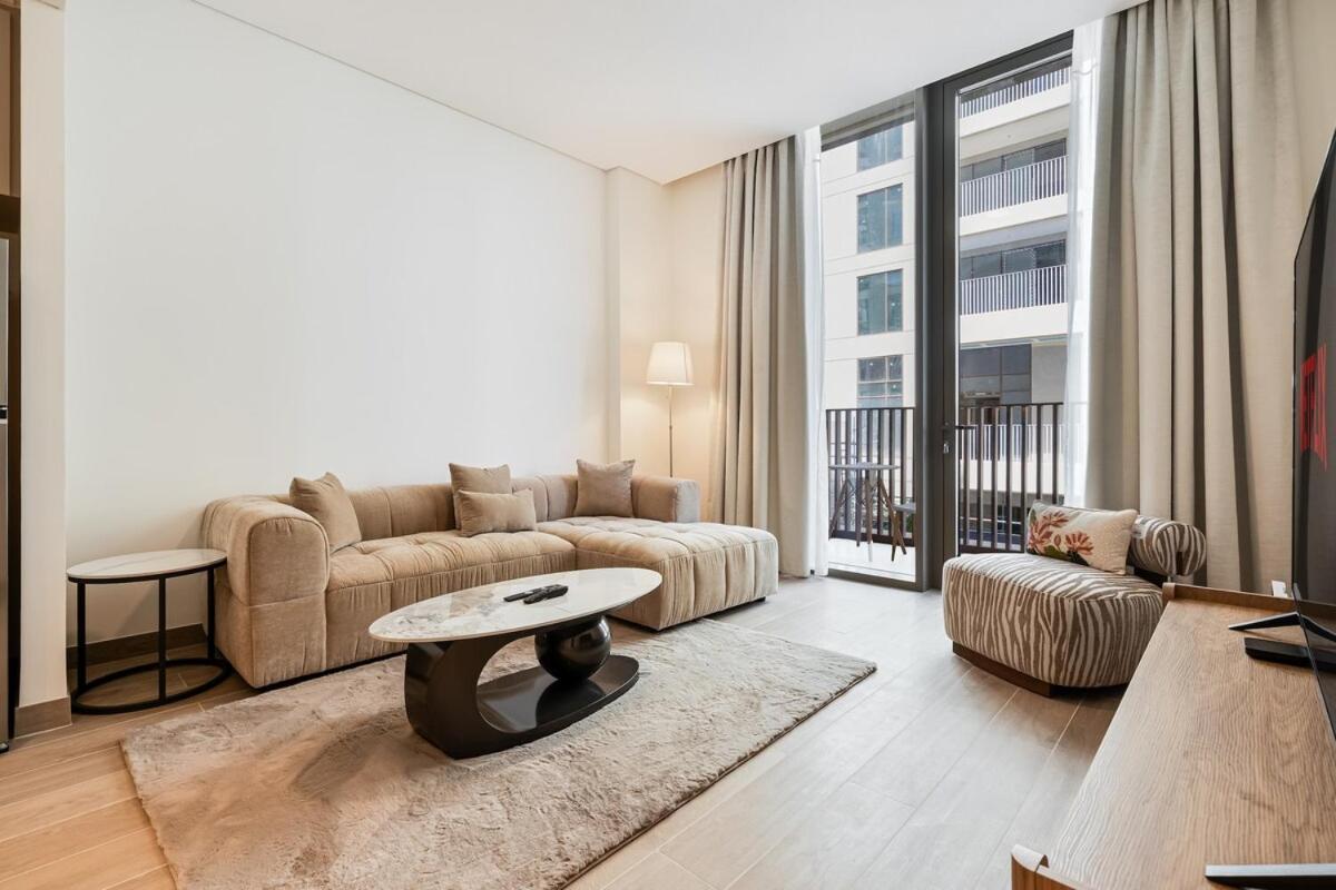 Apartment Elegant 1br With Pool, Gym Access And Kid's Play Area *