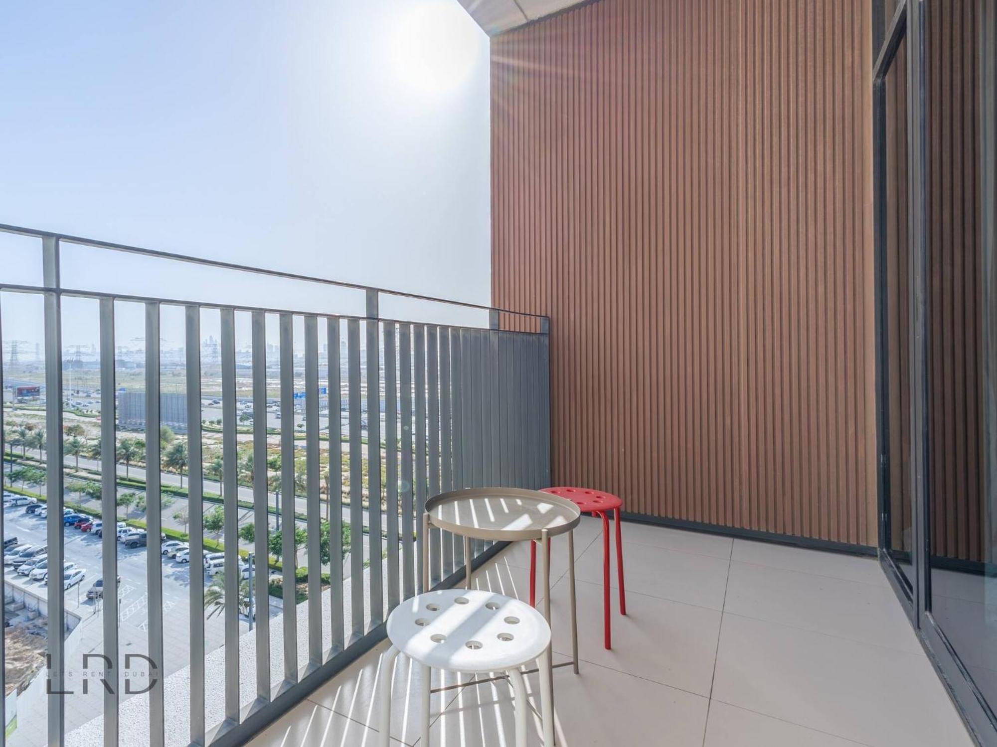 Modern & Vibrant 1br Hills Apartment Dubai