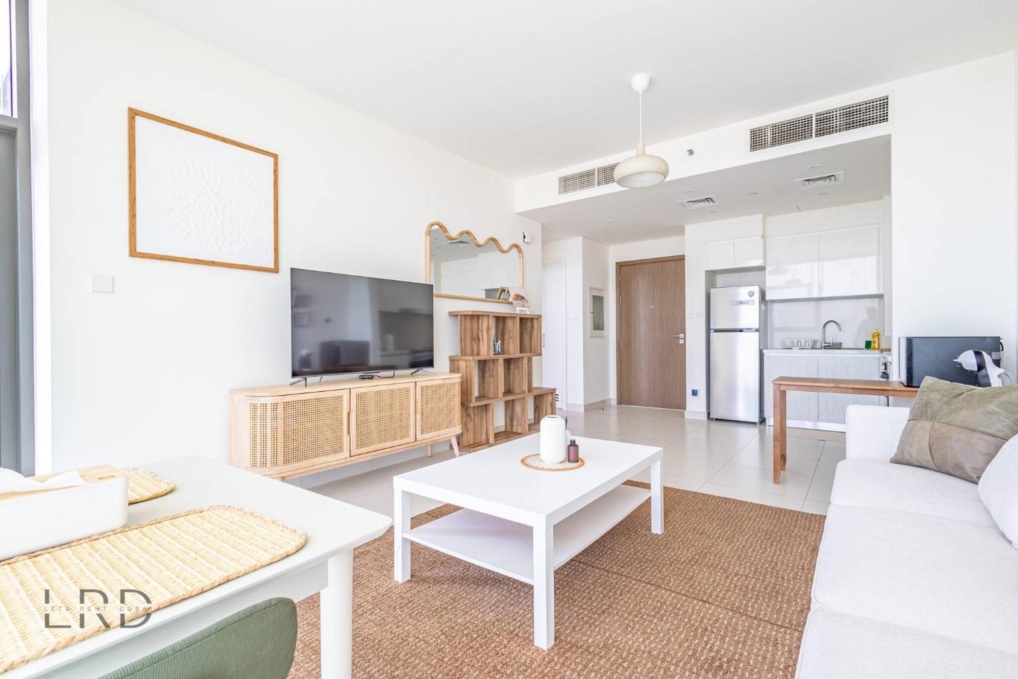 Modern & Vibrant 1br Hills *