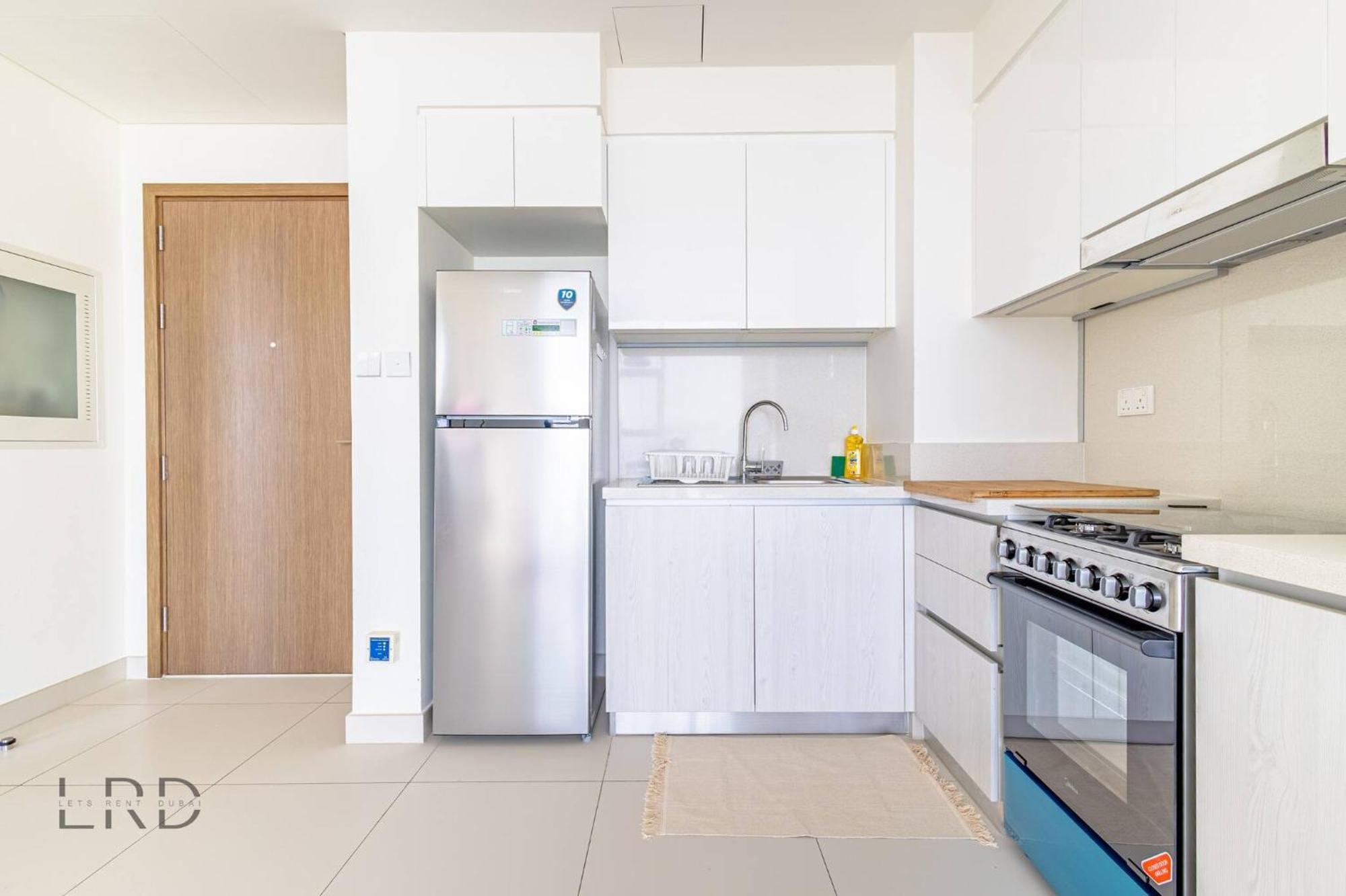 Modern & Vibrant 1br Hills