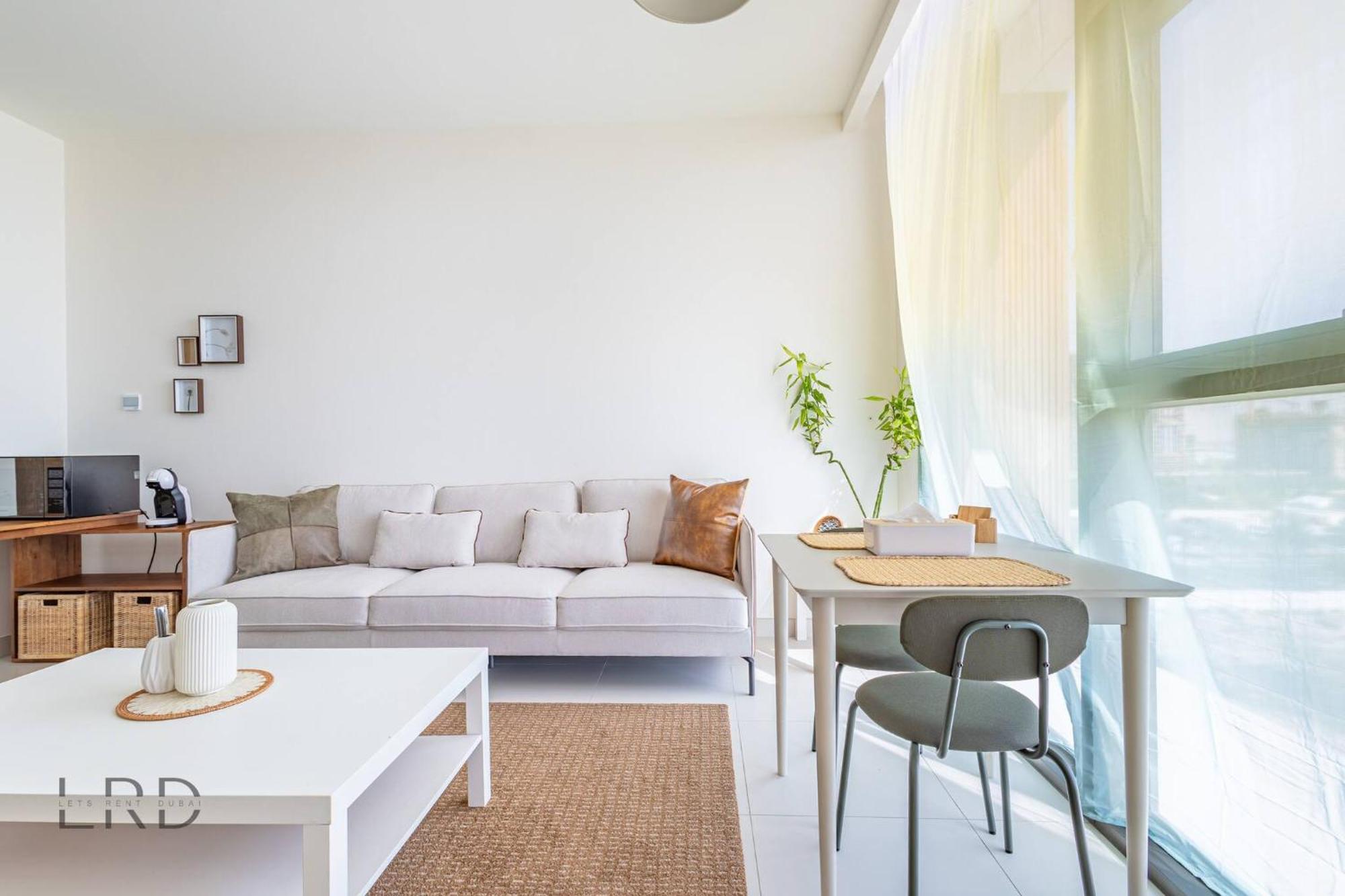 Modern & Vibrant 1br Hills *