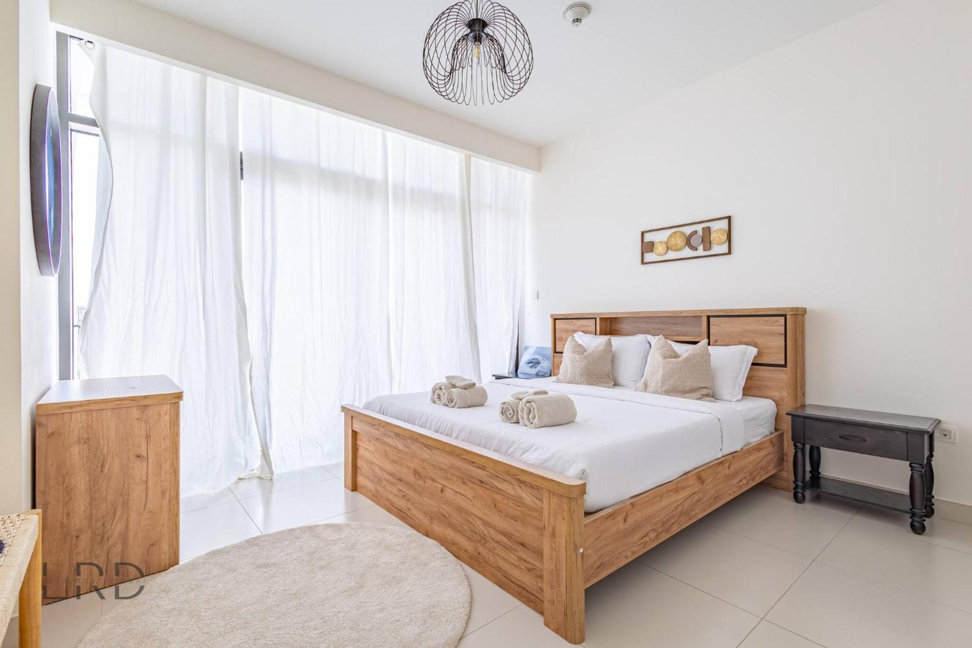 Modern & Vibrant 1br Hills Apartment