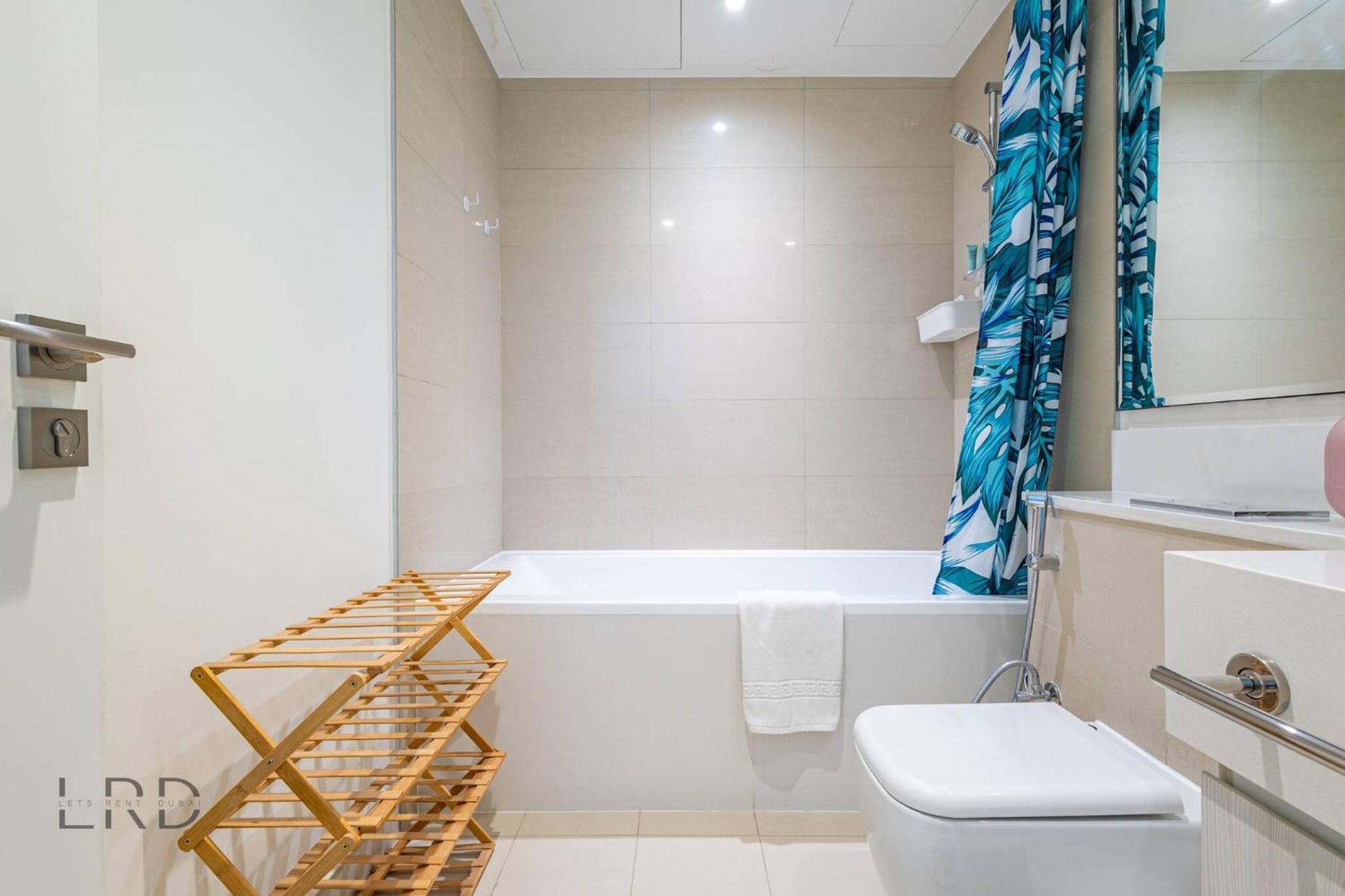 Modern & Vibrant 1br Hills *
