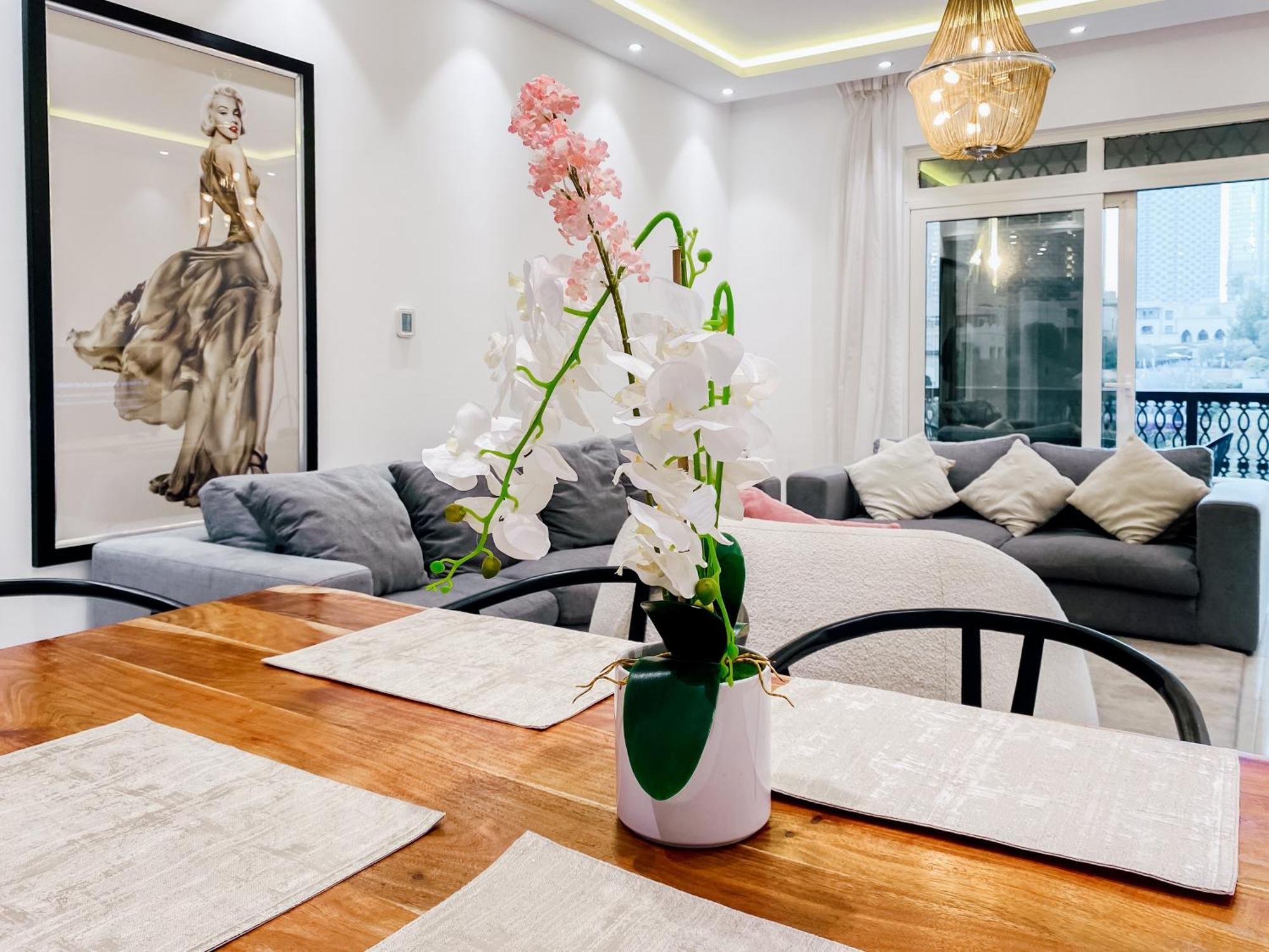 Live The Burj Lifestyle In Timeless Oldtown By Sbh Apartamento *