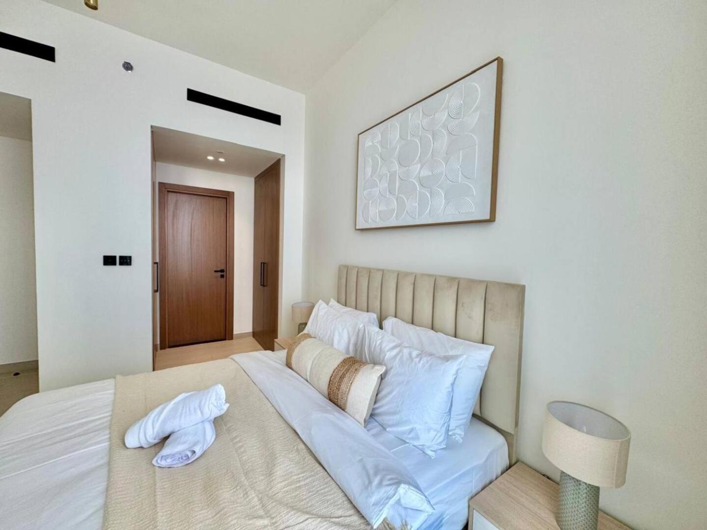 Daire Dreamy & Cozy 1br In Jvc With Balcony Dubai