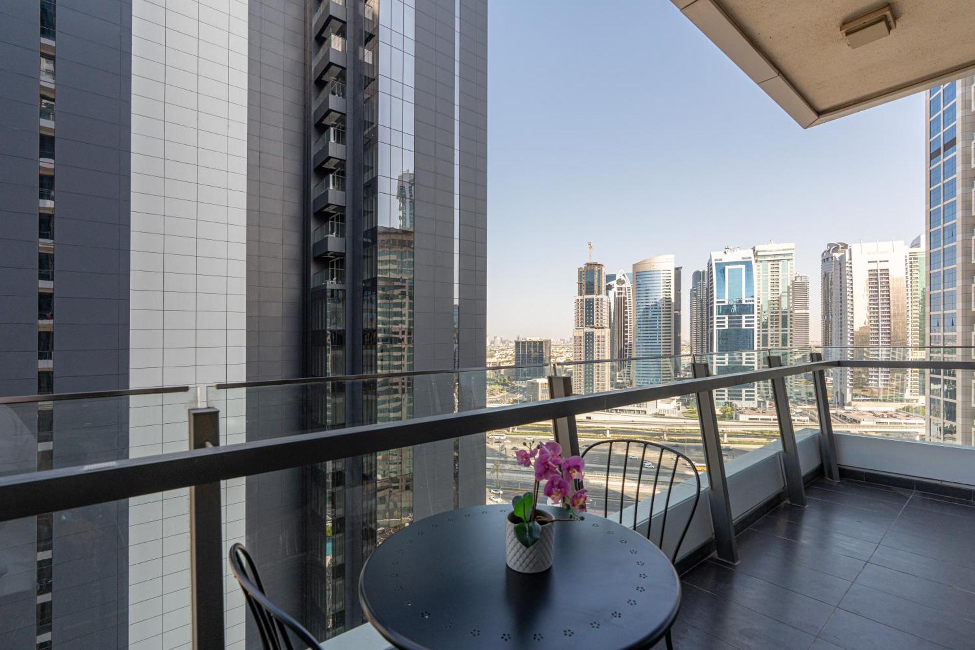 Silverene Towers - Of Choice Apartment *