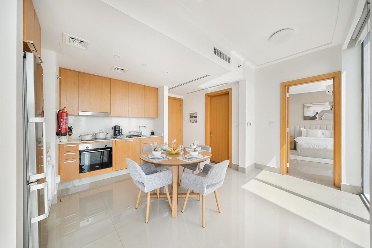 First Class 1br Modern Luxury On High Floor *
