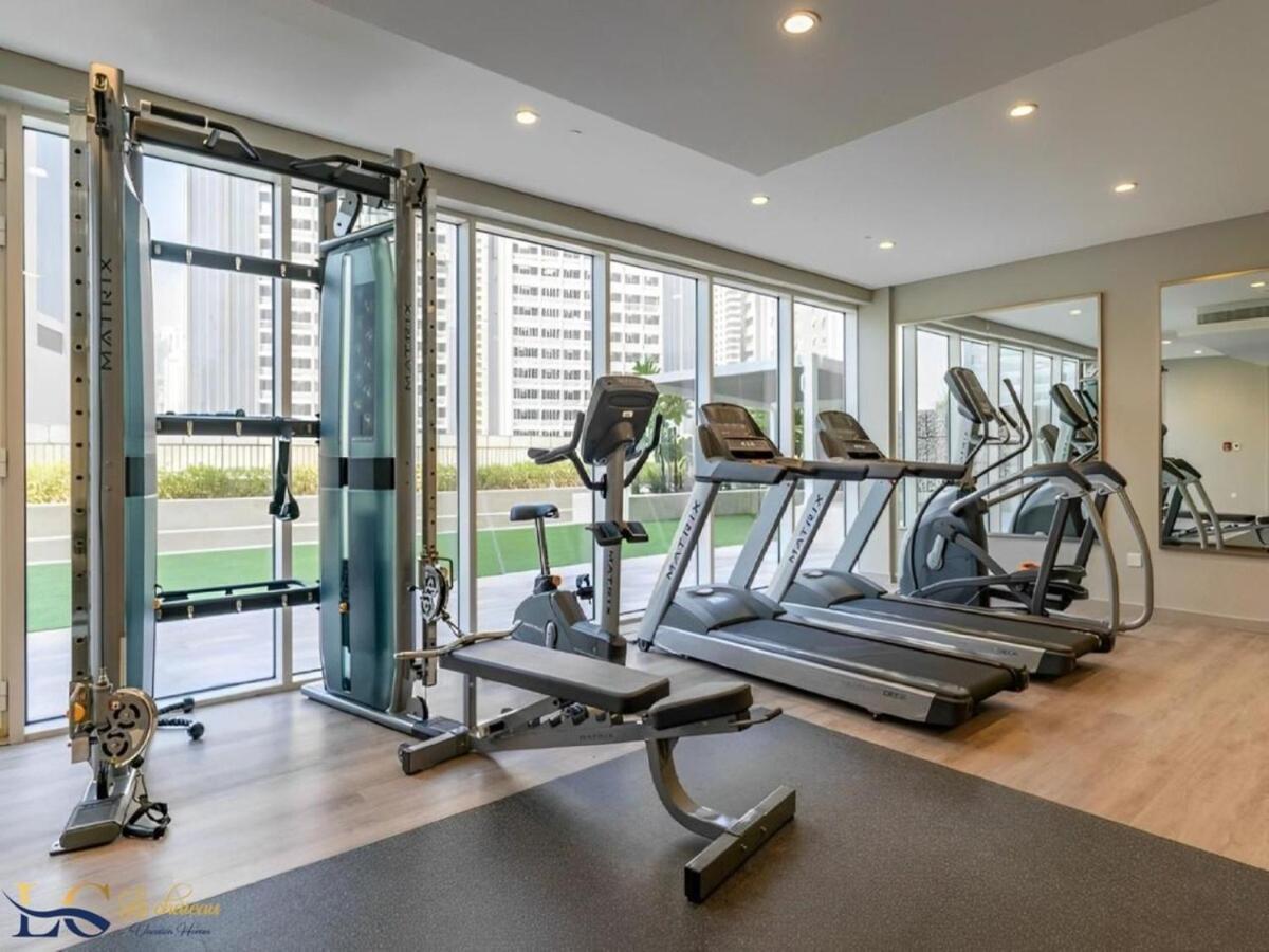 Coastal 2bed With Full Canal Views In Business Bay Apartment Dubai