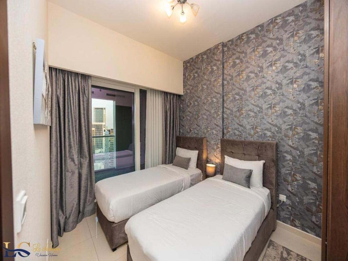 Coastal 2bed With Full Canal Views In Business Bay Apartment Dubai