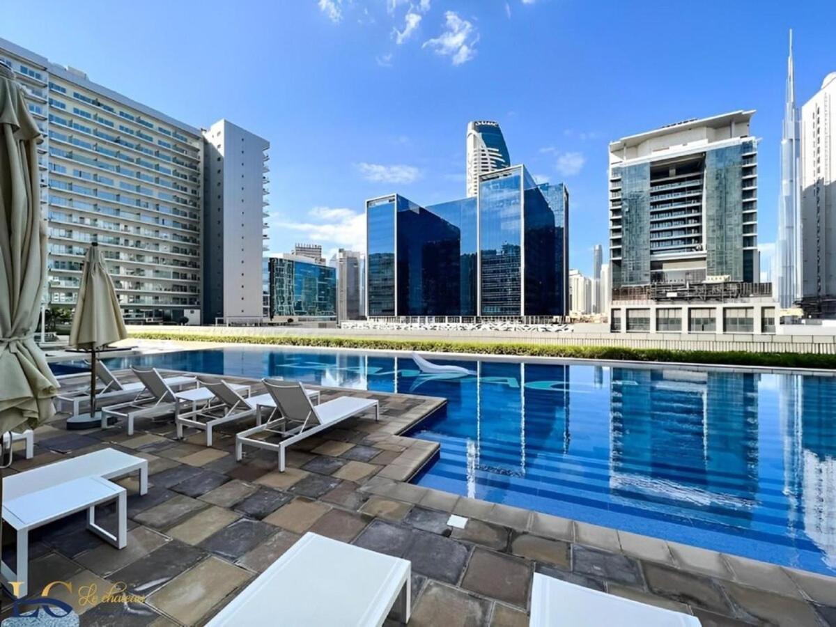 Coastal 2bed With Full Canal Views In Business Bay Apartment *