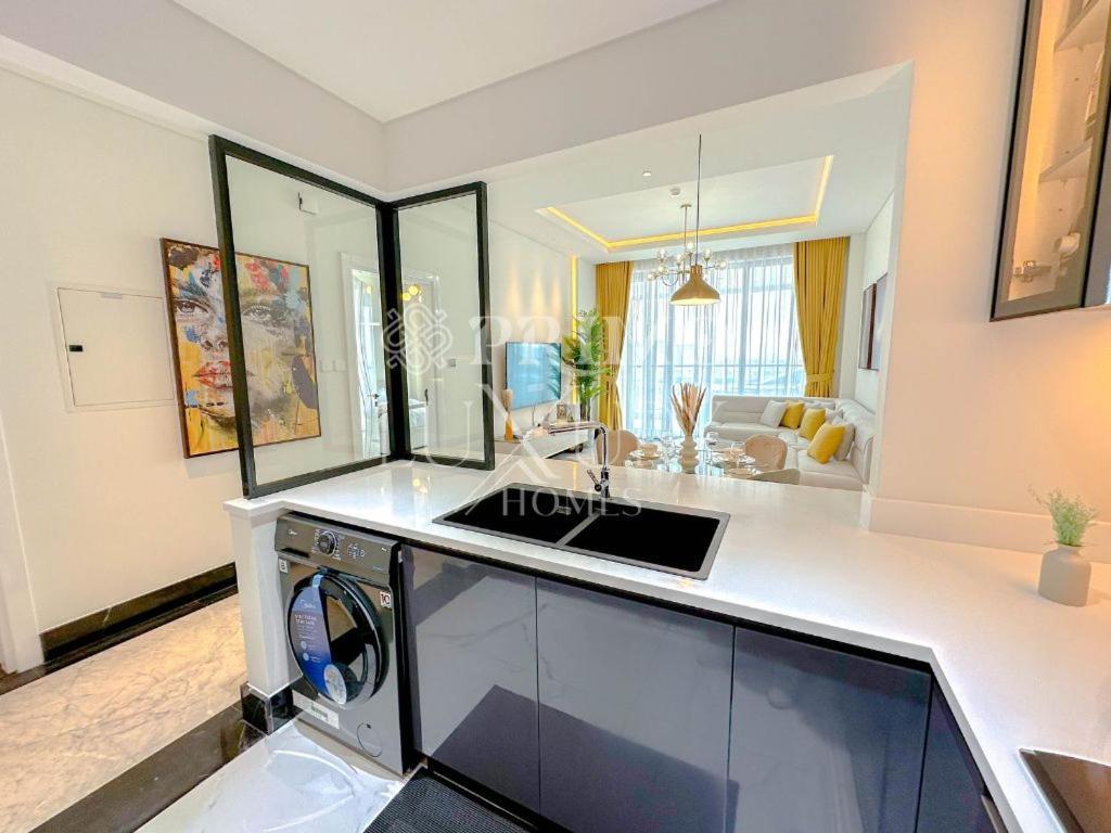Apartment Luxurious Furnished 1-Bed Apartment In Marasi Drive *
