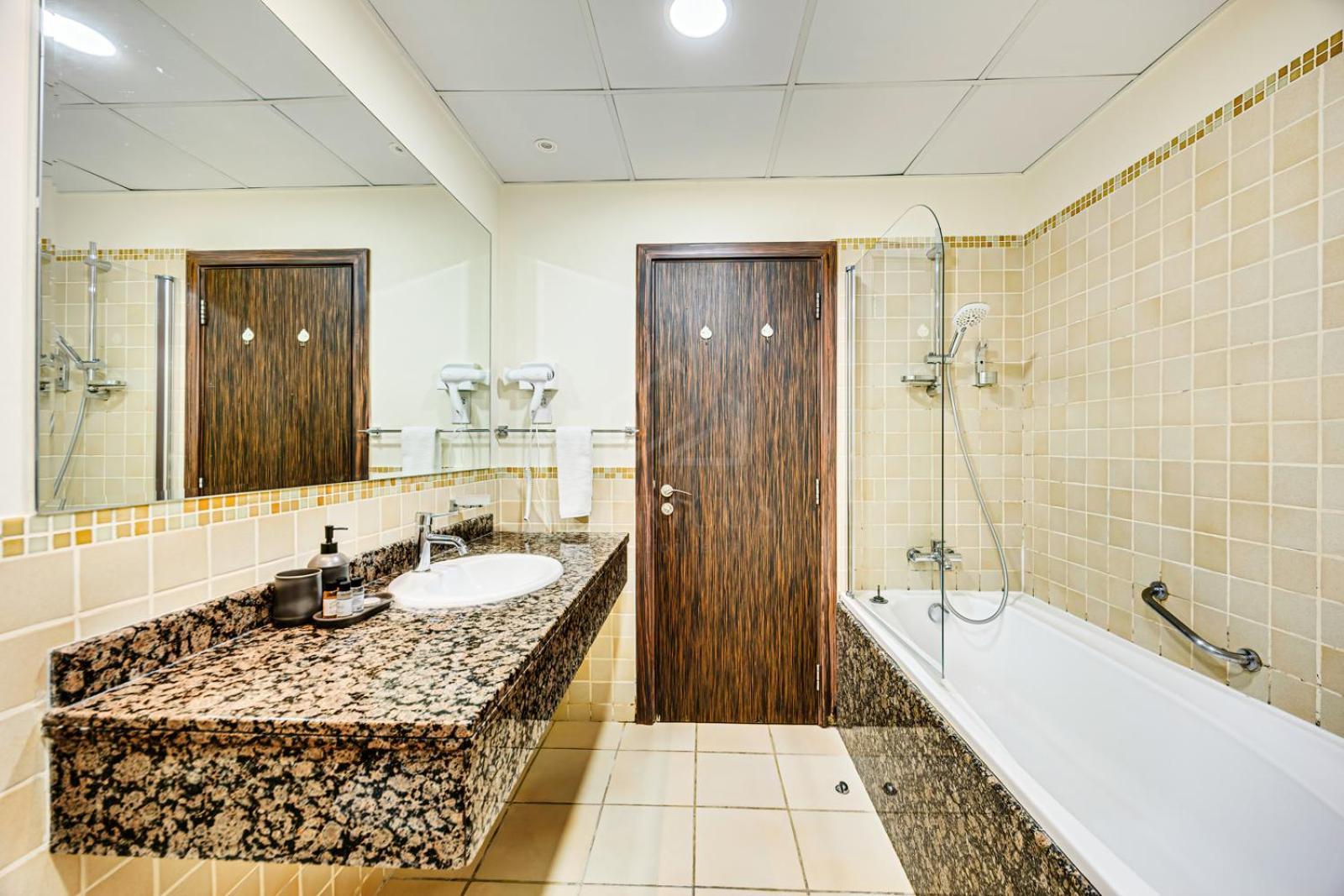 Comfy Family In Shams Jbr Apartment Dubai
