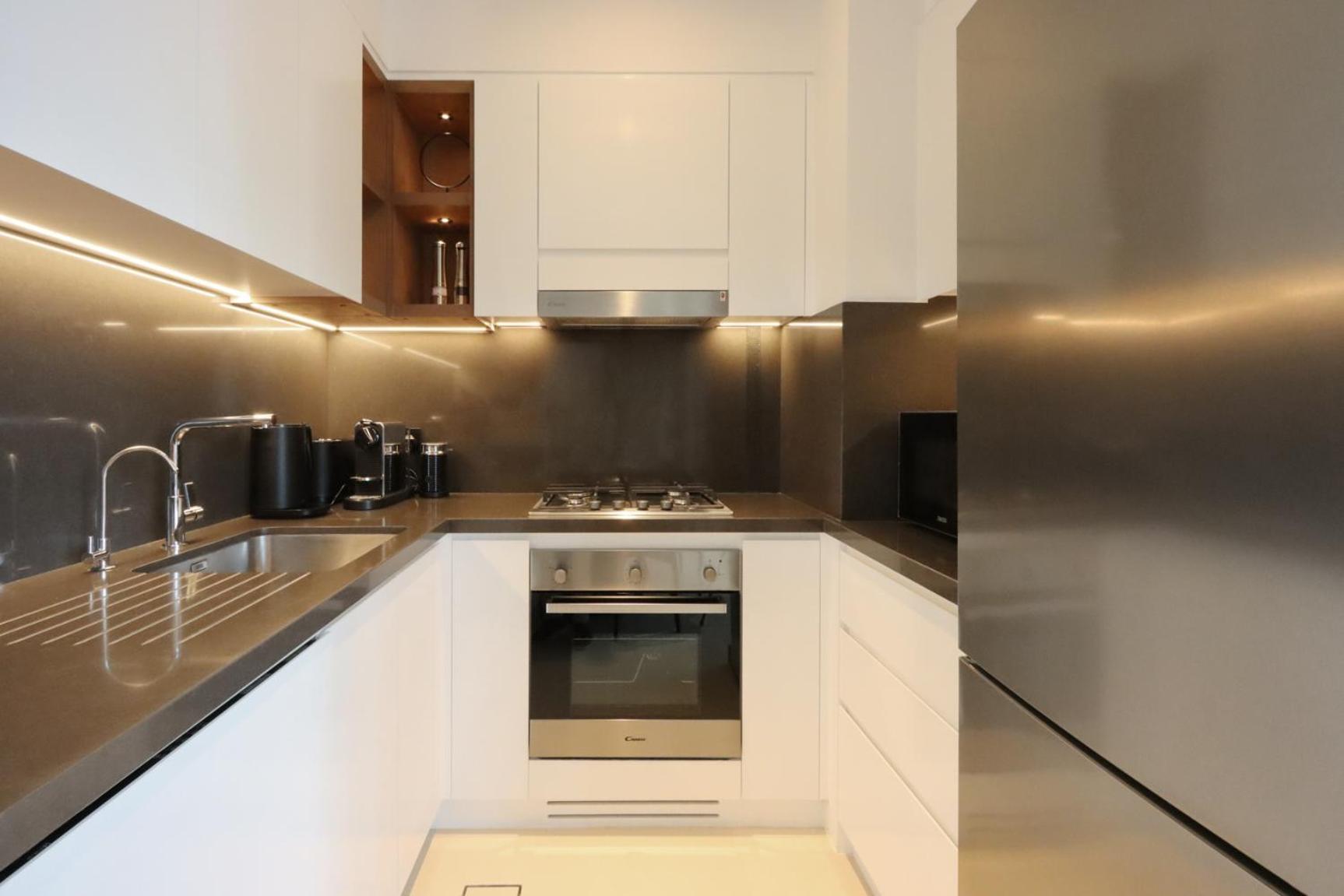 1br Gem With Stunning Marina Views, Close To Metro Apartment