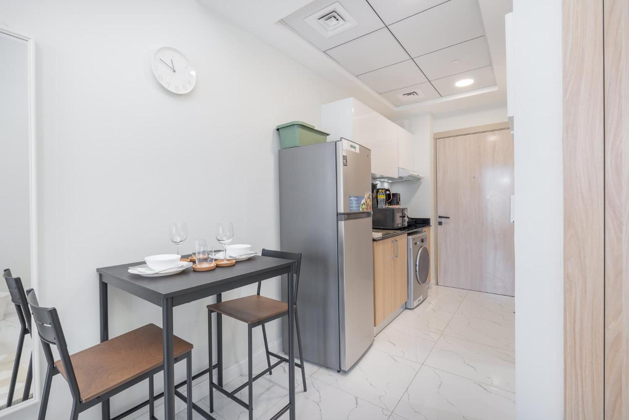 In Alexis Tower's Stunning And Sleeps 2