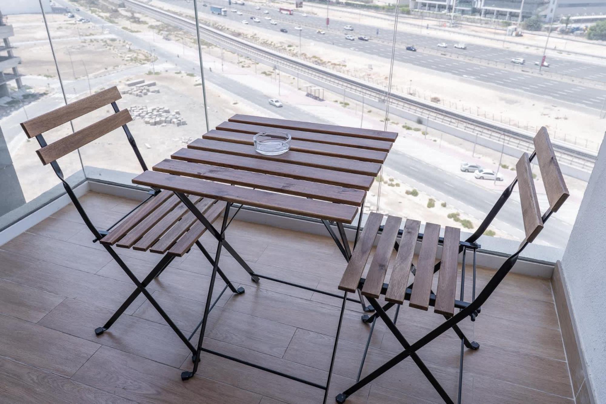 In Alexis Tower's Stunning And Sleeps 2 Apartment *