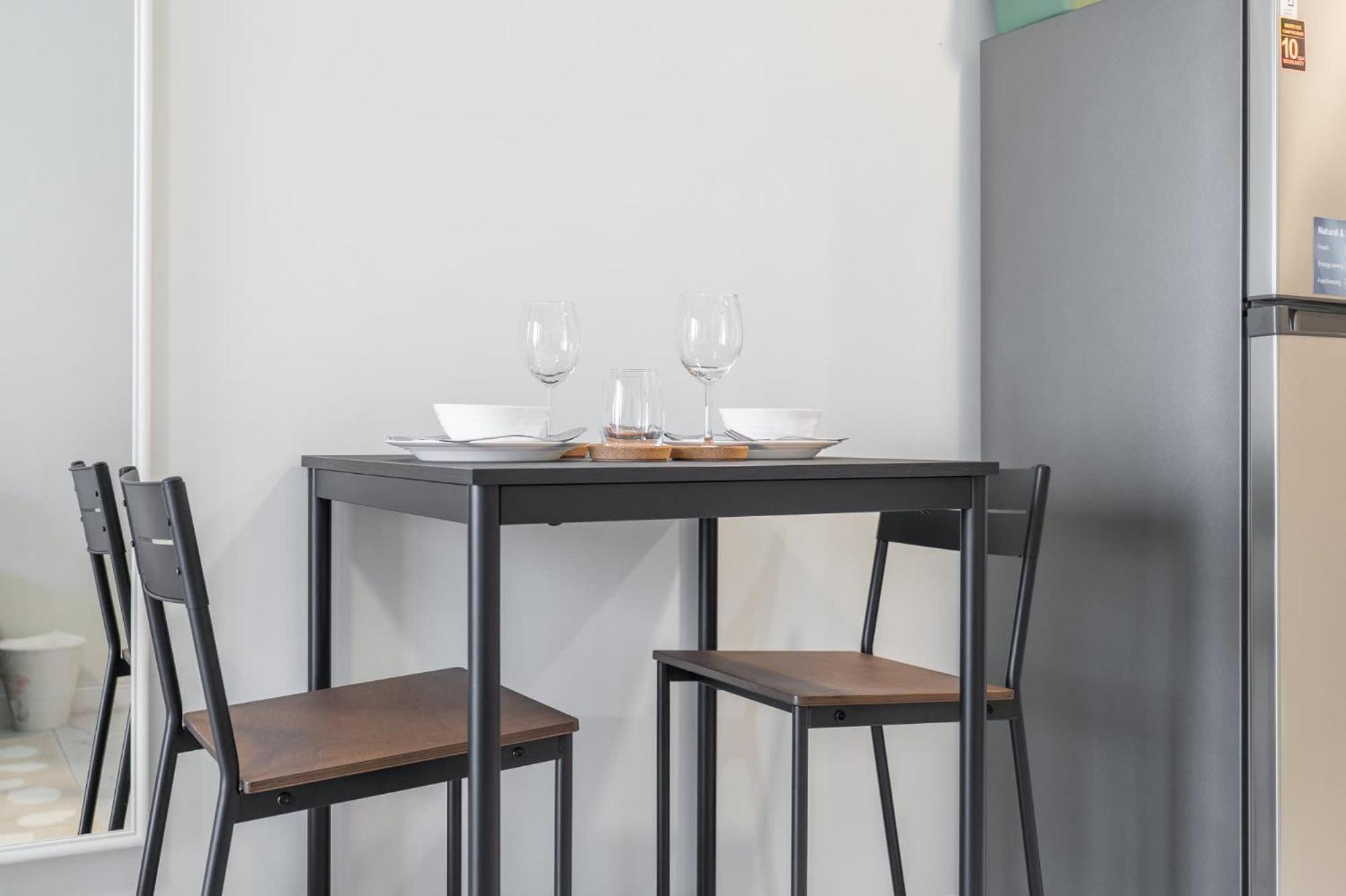 In Alexis Tower's Stunning And Sleeps 2 Apartment