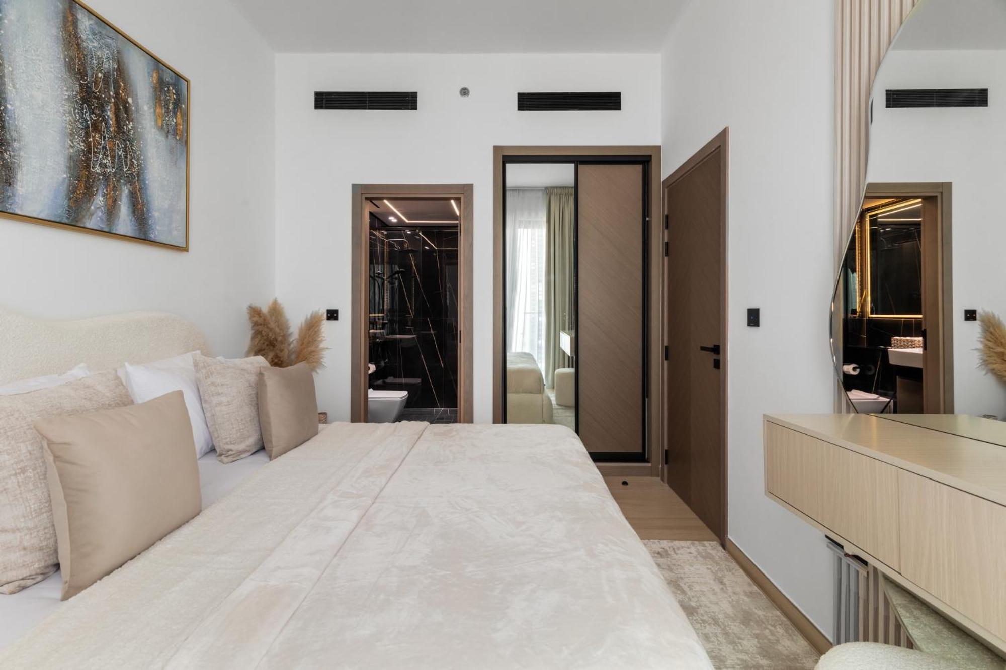 Modern 1br - Jvc - Wifi - Pool - Gym * Dubai
