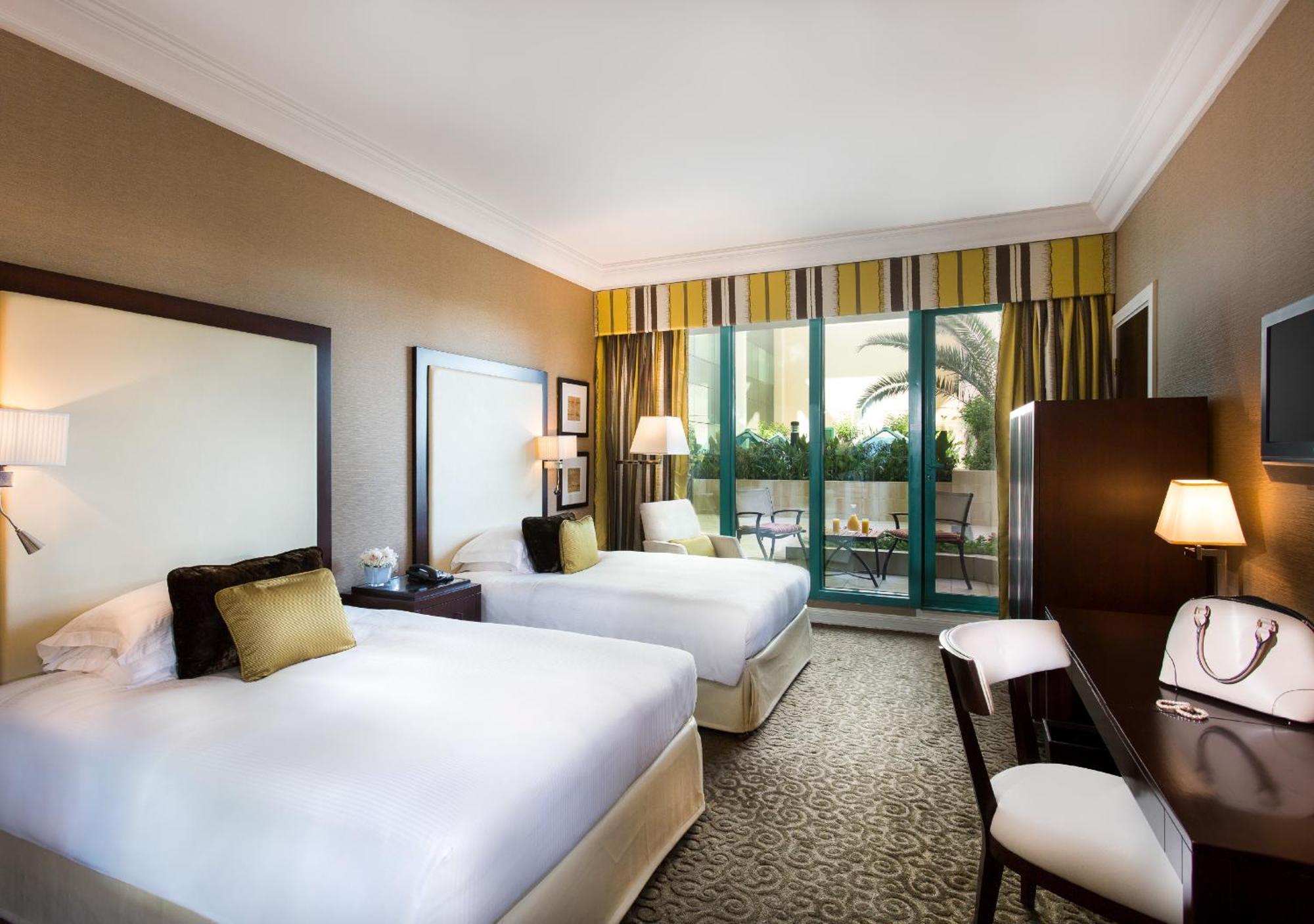 Hotel Mövenpick Grand Al Bustan Dubai