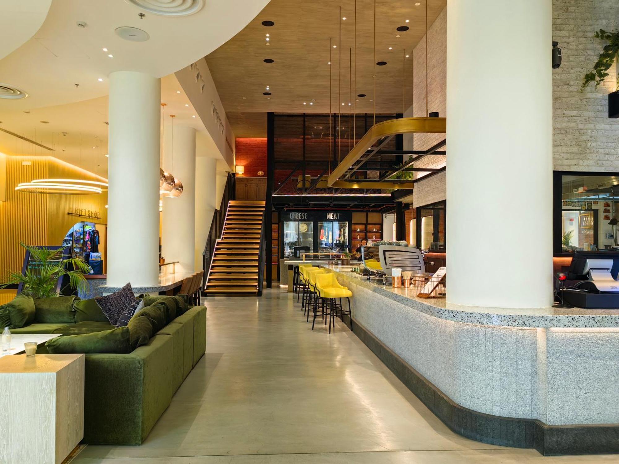 Hotel Millennium Airport 4*