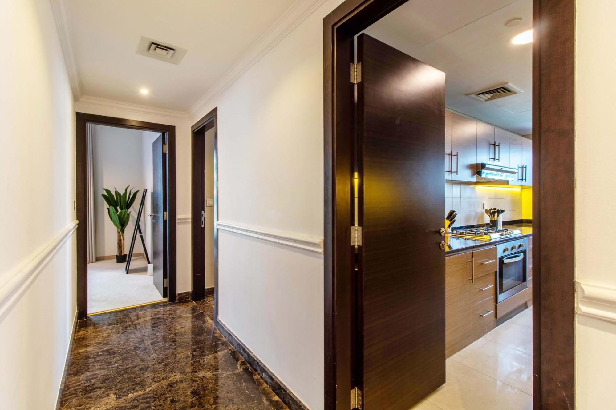 Apartment Luxurious 2bed In Sparkle Tower-marina View Dubai