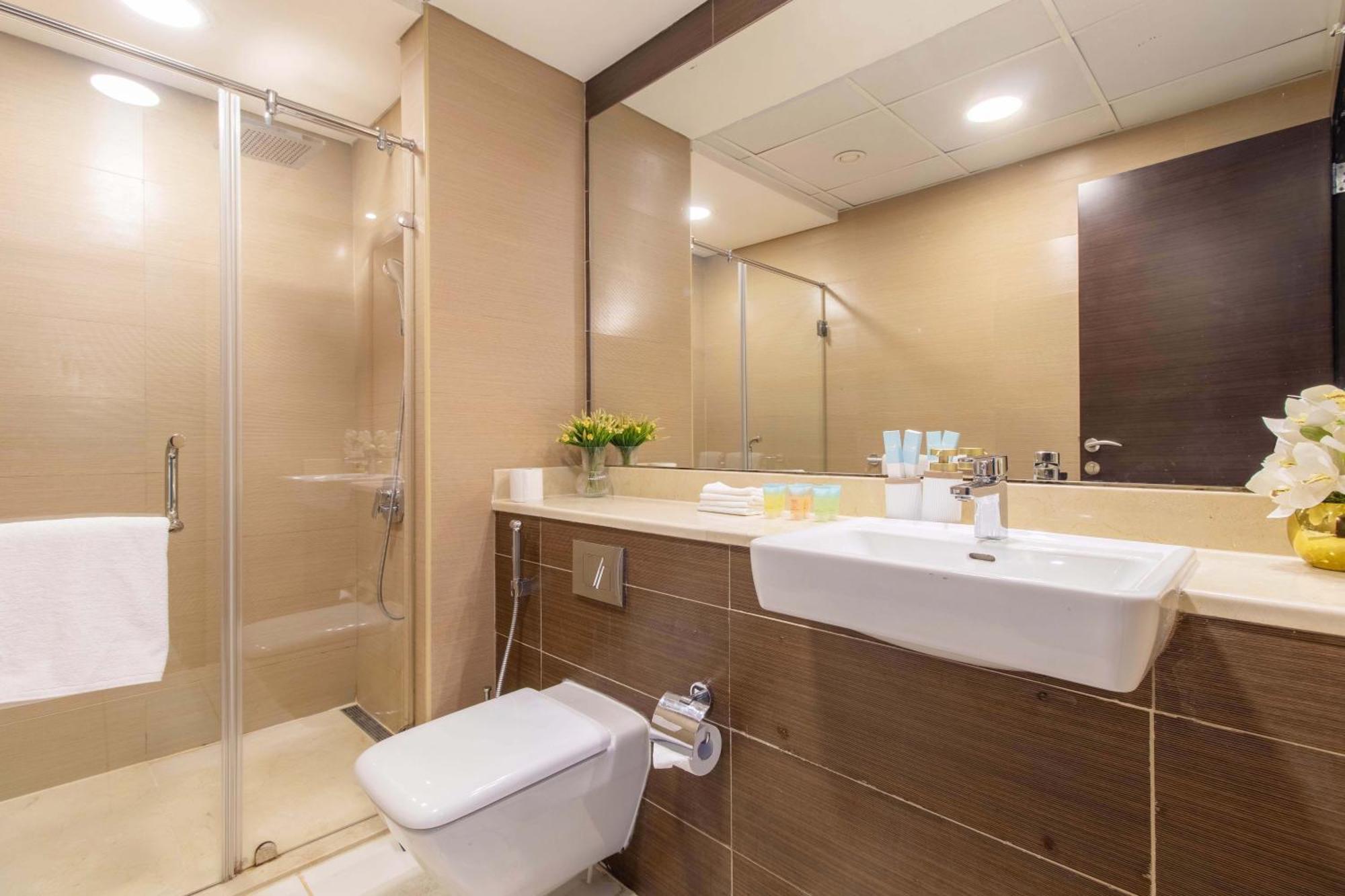 Luxurious 2bed In Sparkle Tower-marina View Dubai