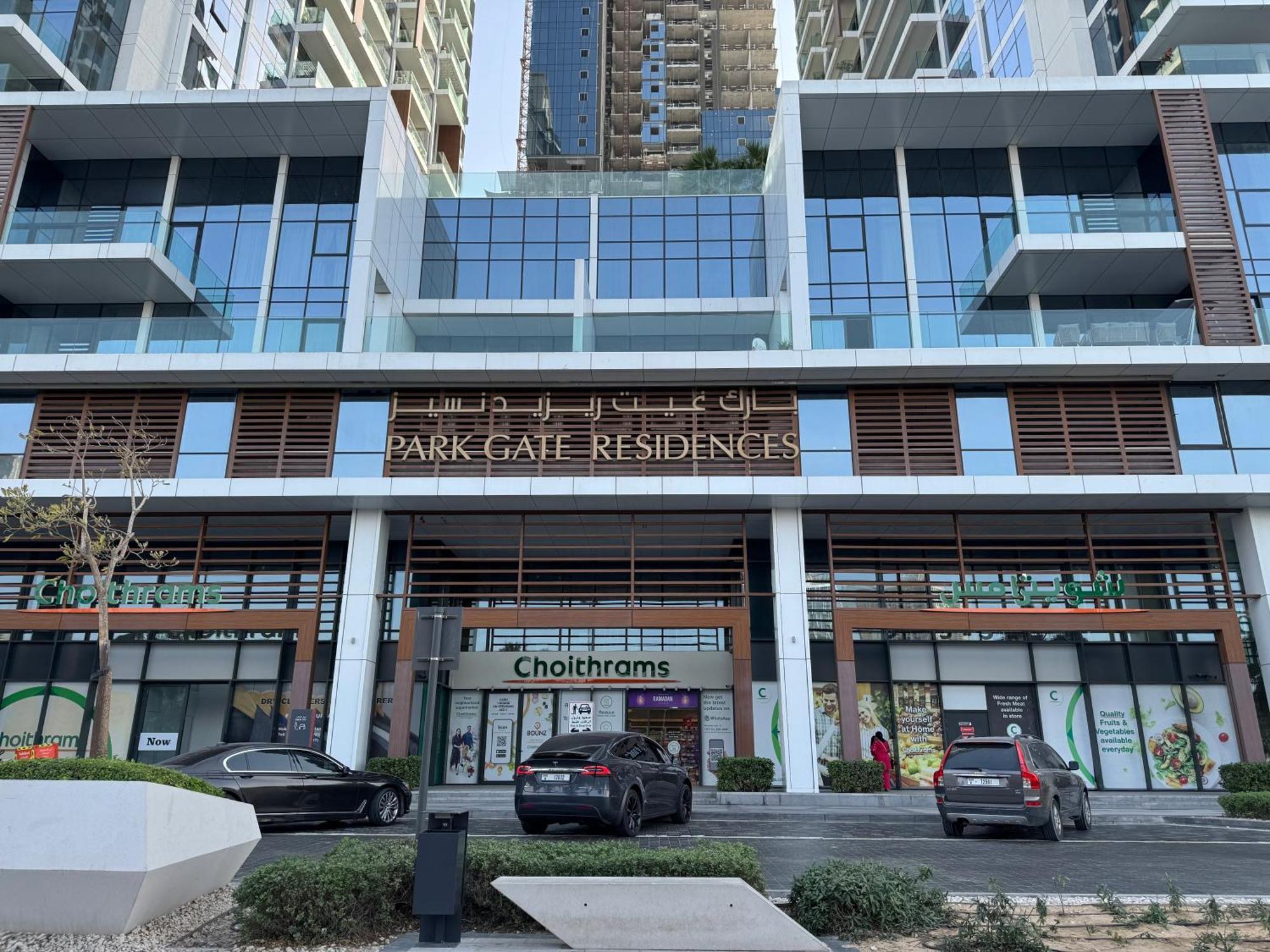 Apartment Ashri Luxe Spacious Near Metro, Frame