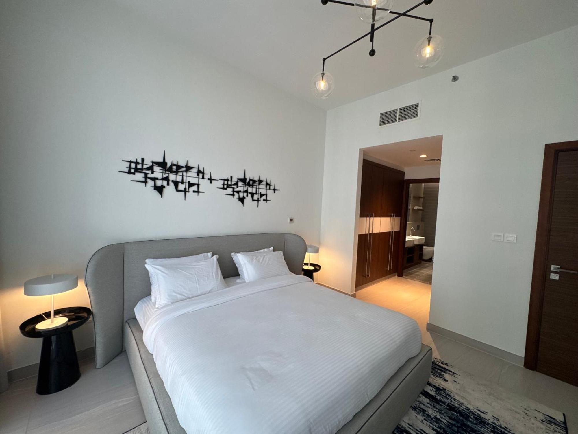 Ashri Luxe Spacious Near Metro, Frame *