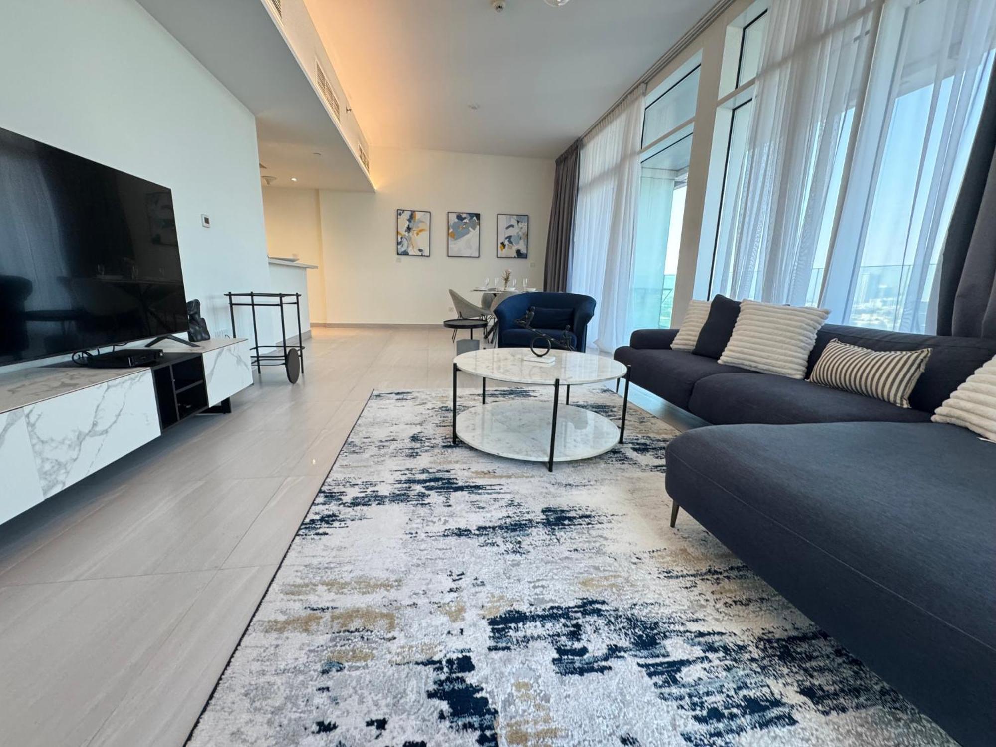 Ashri Luxe Spacious Near Metro, Frame *