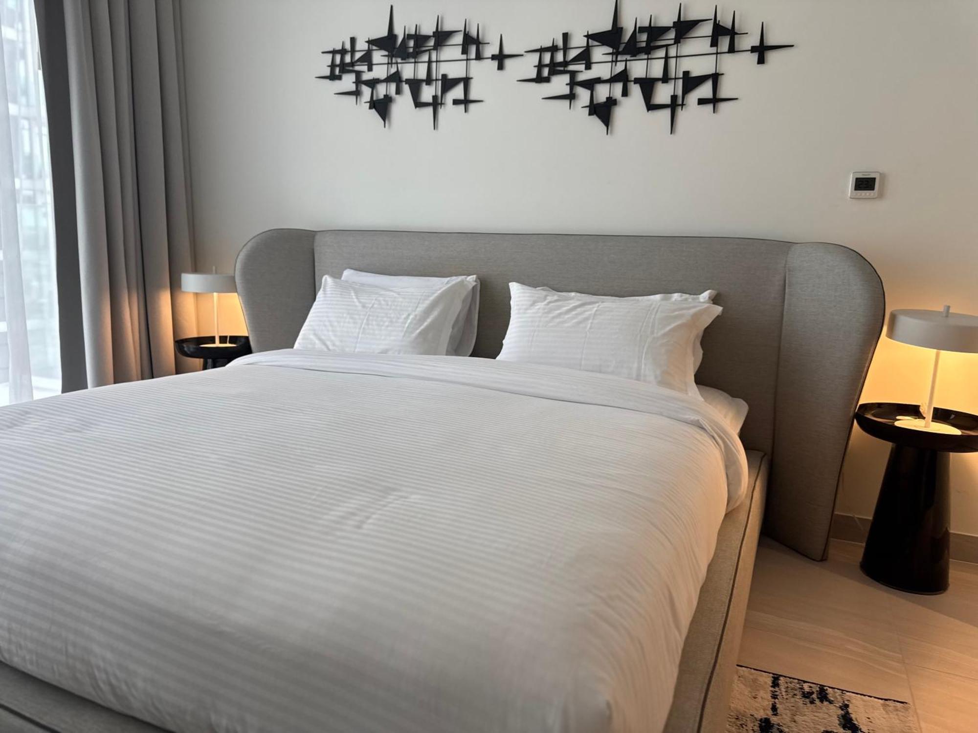 Ashri Luxe Spacious Near Metro, Frame *