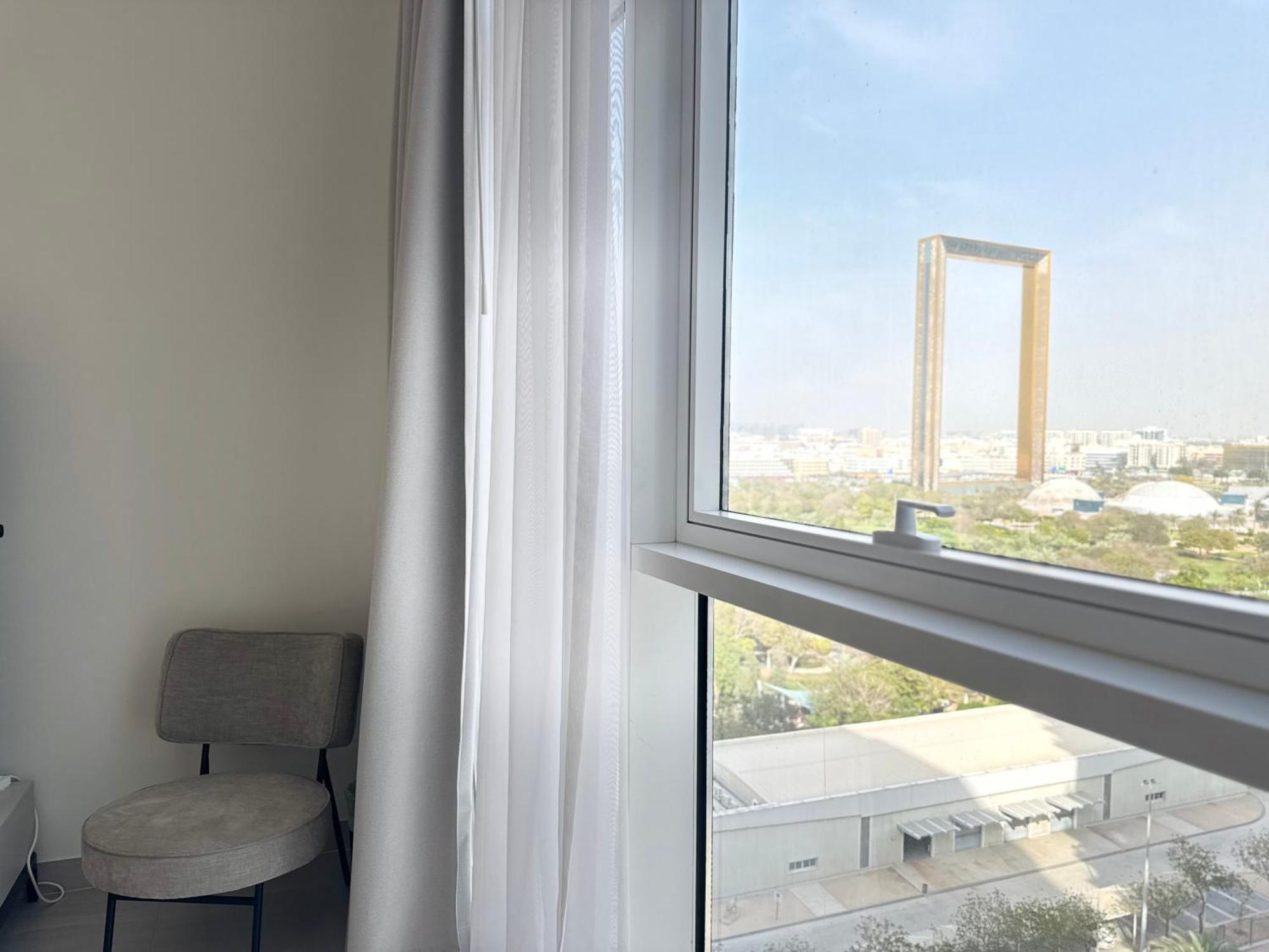Apartment Ashri Luxe Spacious Near Metro, Frame