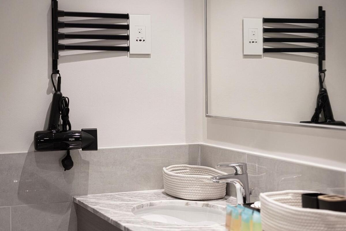 Daire Downtown Stunning 4br With Amazing Pool & Amenities *