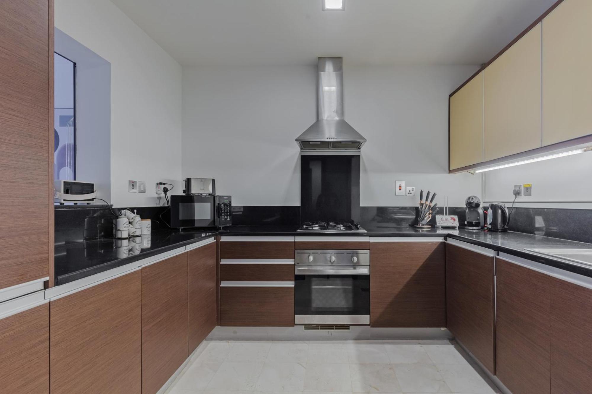1-bedroom With Pool Apartment *