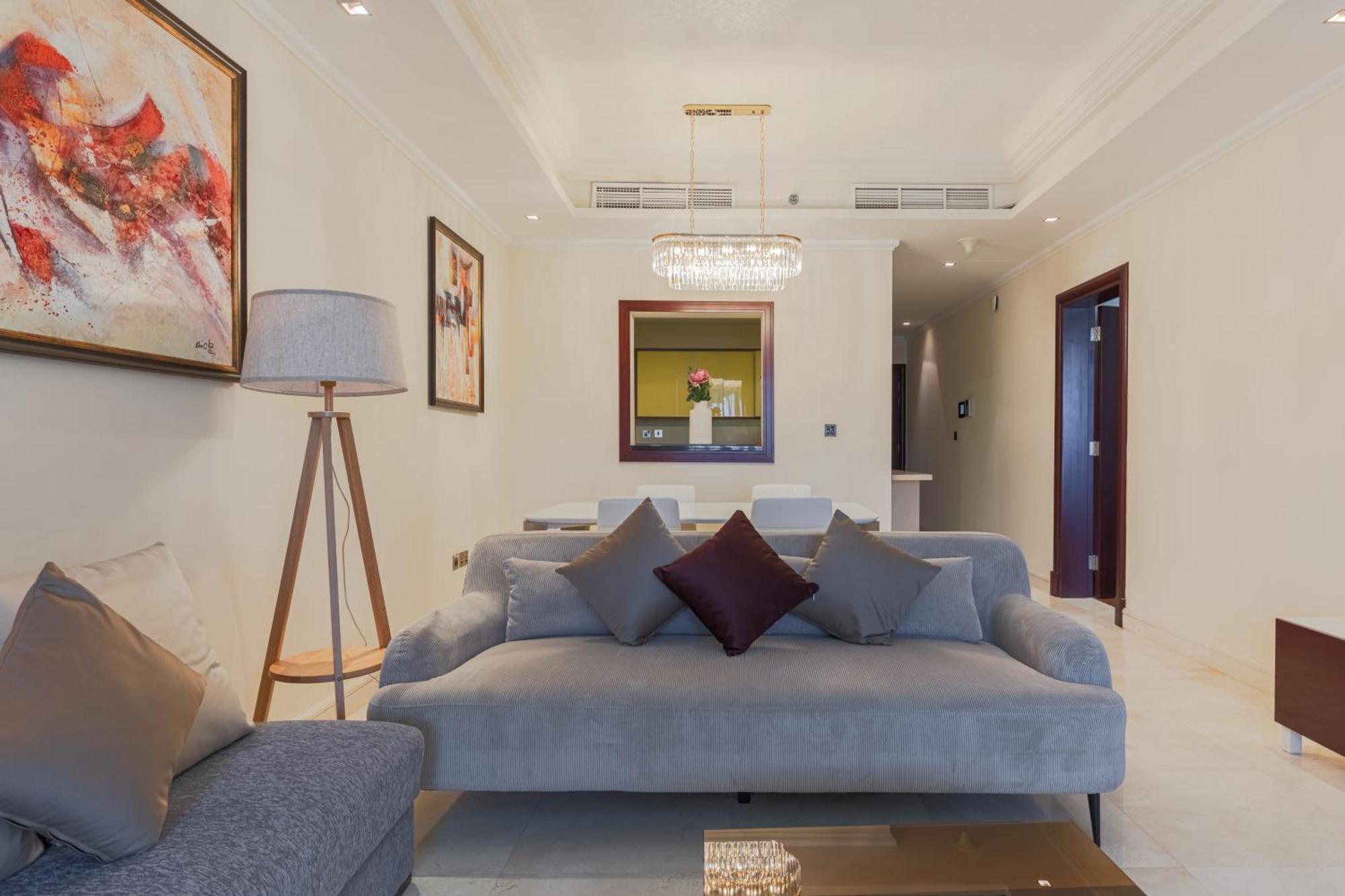 1-bedroom With Pool Apartment