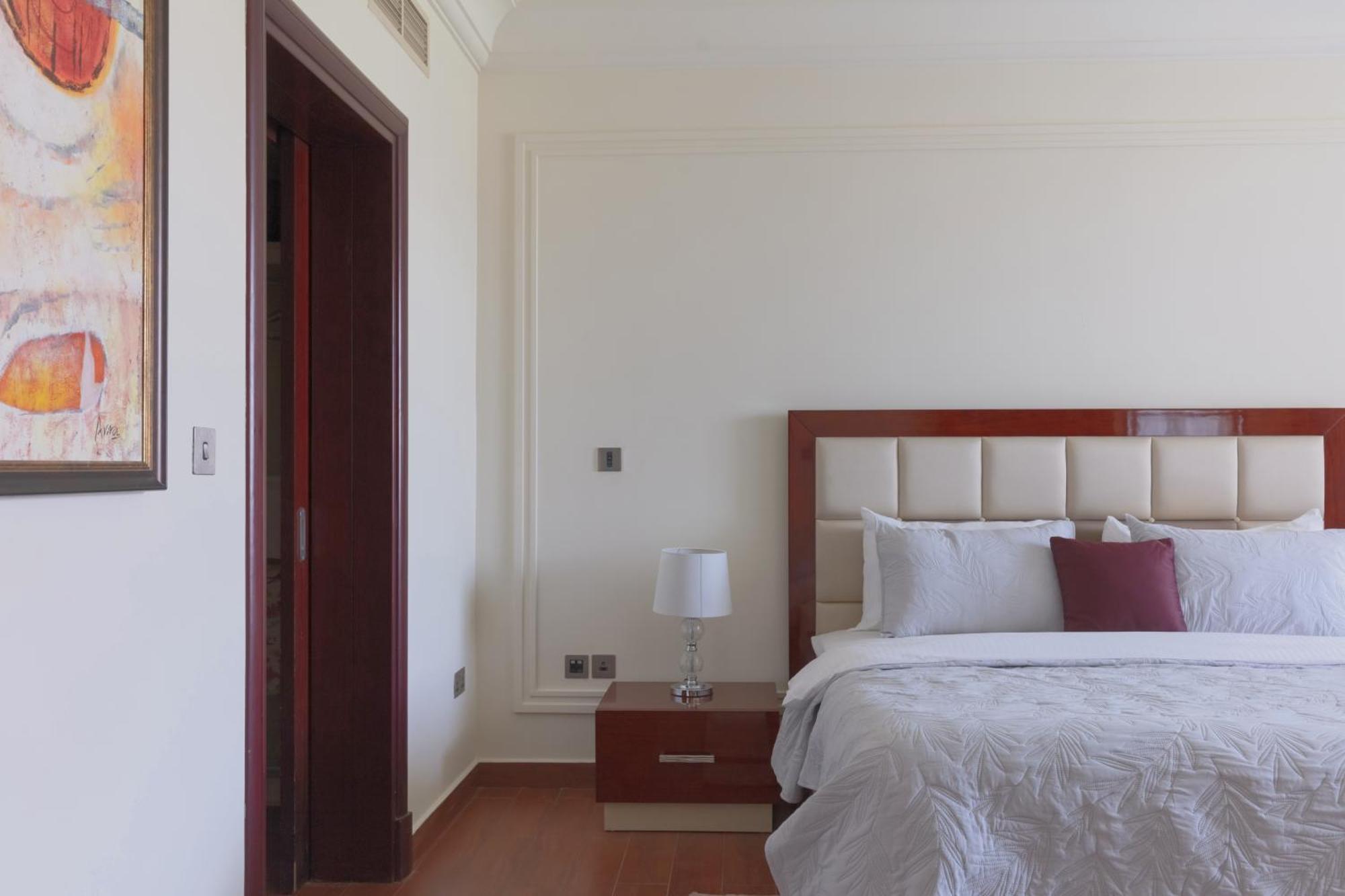 Apartment 1-bedroom With Pool Dubai