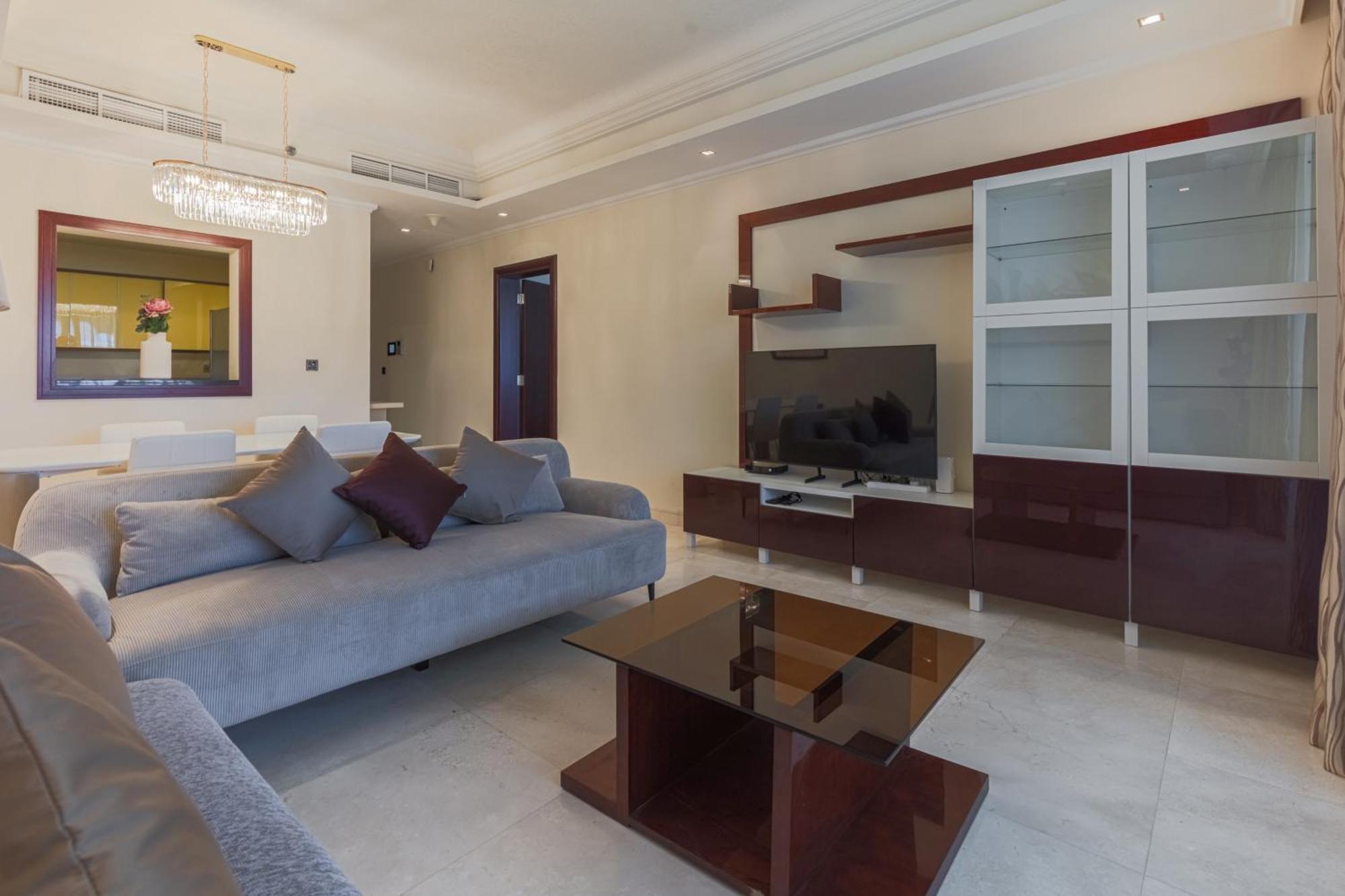 Apartment 1-bedroom With Pool *