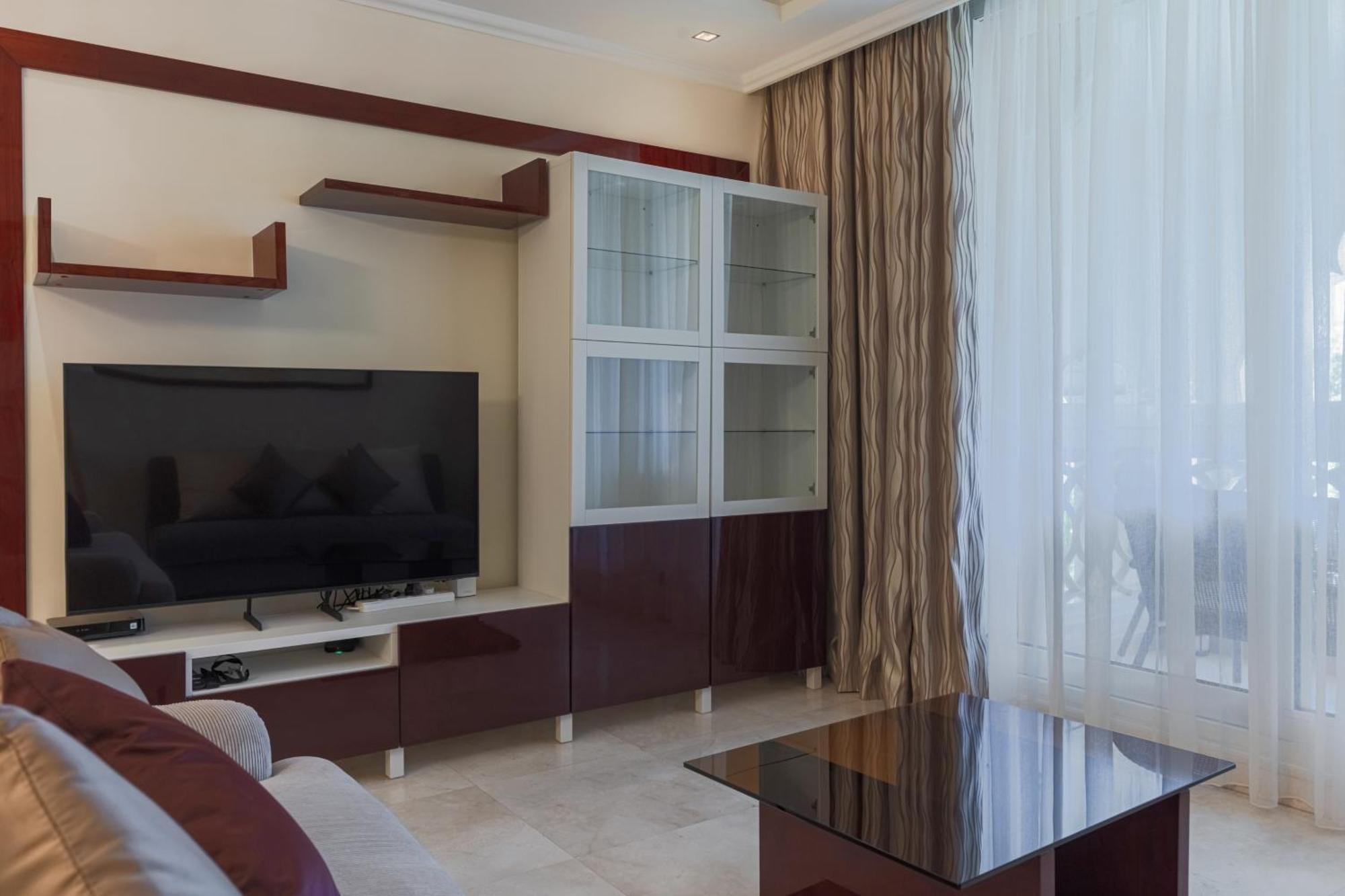 Apartment 1-bedroom With Pool Dubai