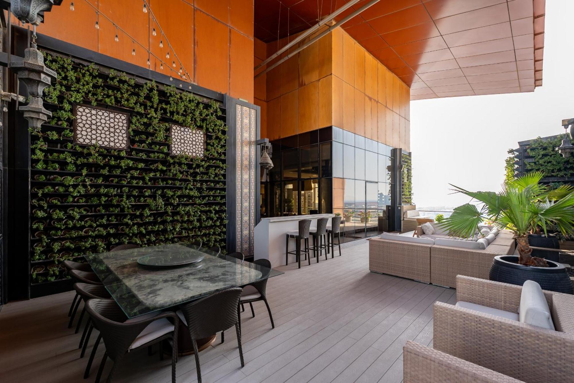 Tiara Residences, Palm Jumeirah - Mint * Dubai