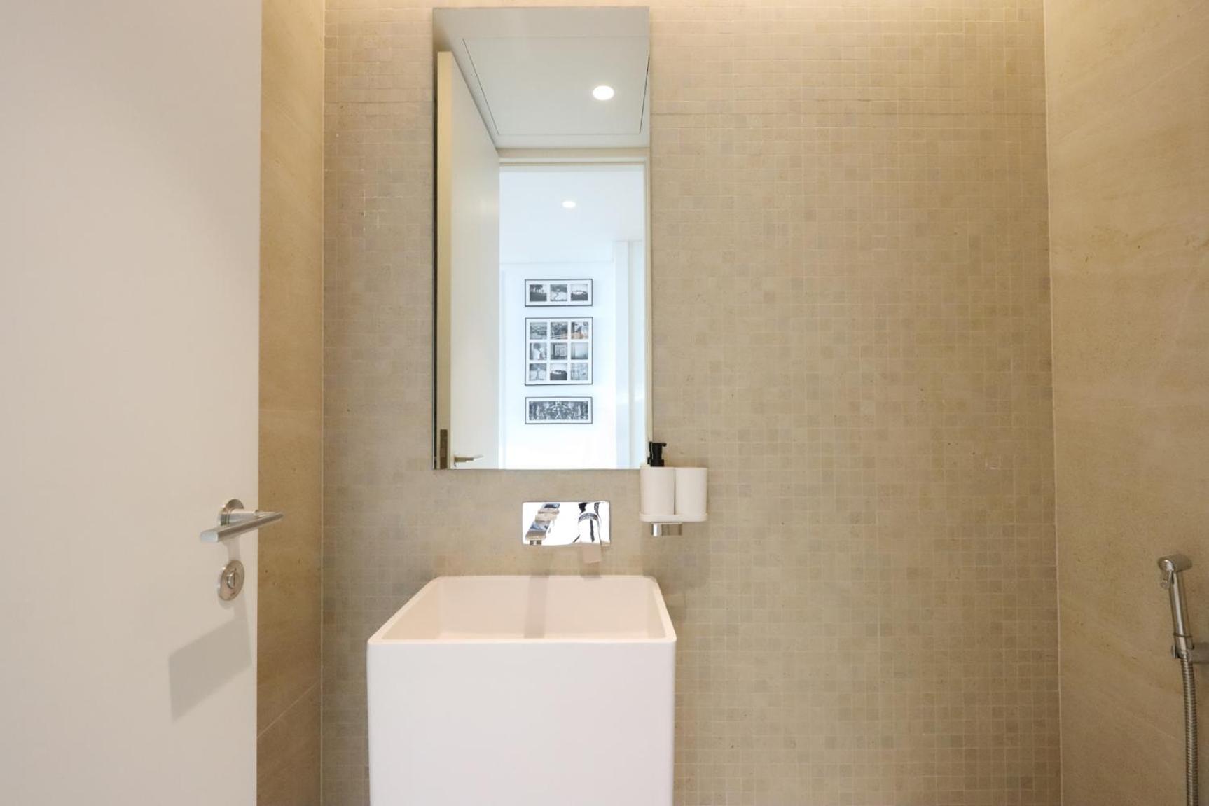 Luxurious 2 Bedroom In Bluewater W/sea View By Livbnb * Dubai