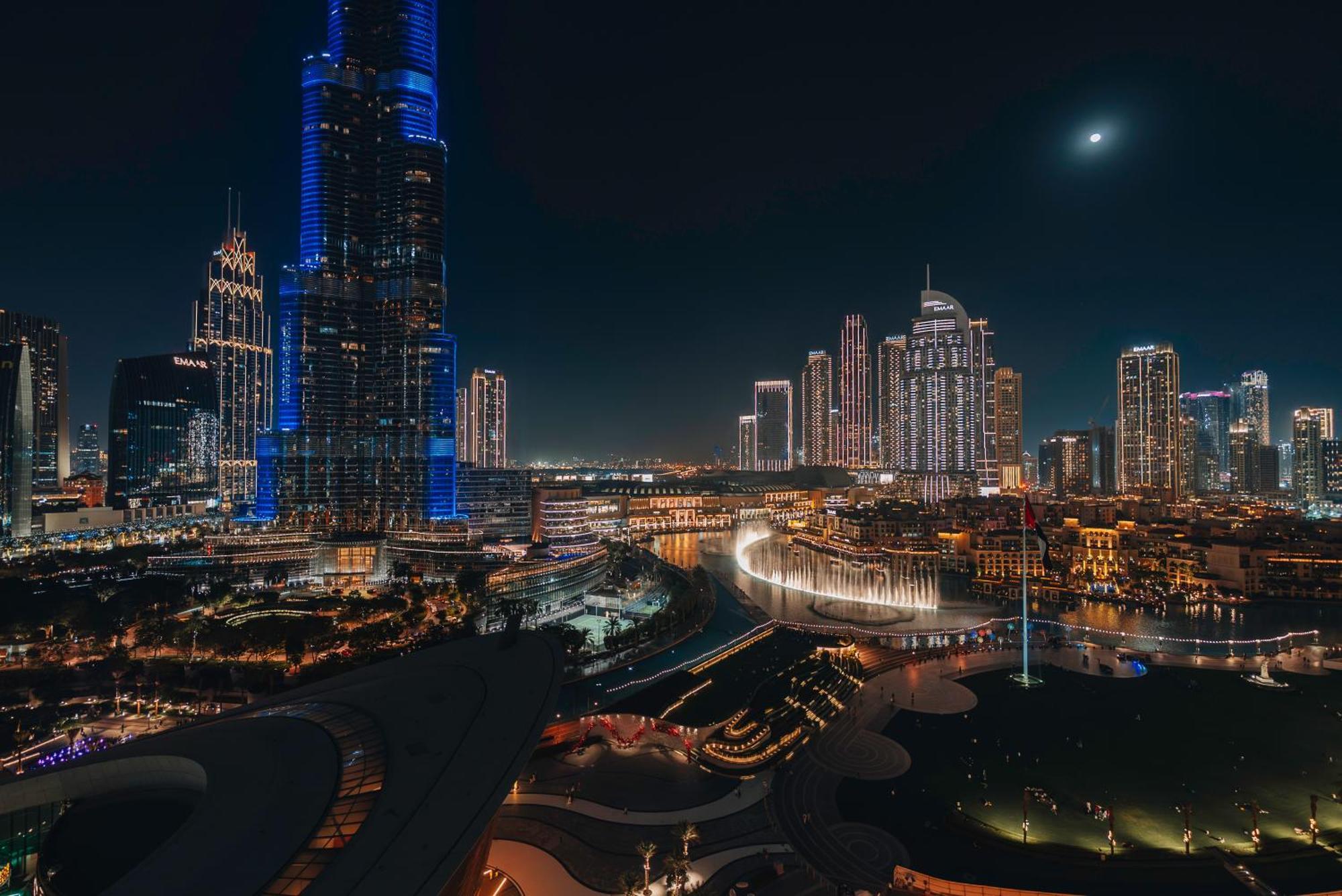 Stylish 2-bedroom Luxury In Downtown With Burj Khalifa & Fountain Views *