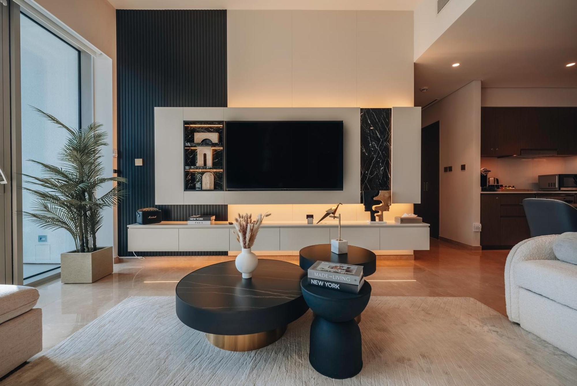 Stylish 2-bedroom Luxury In Downtown With Burj Khalifa & Fountain Views *