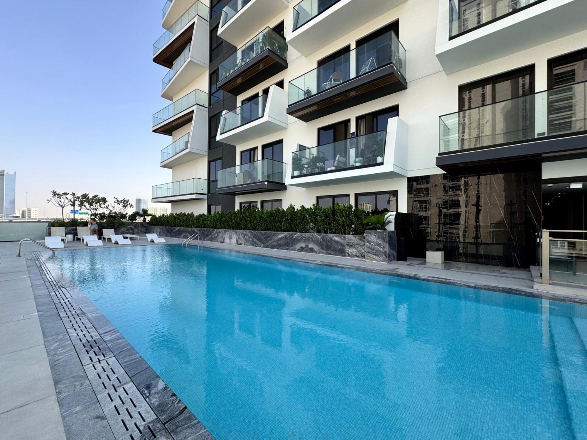 Apartment Modern 1br - Jvc - Wifi - Pool - Gym Dubai
