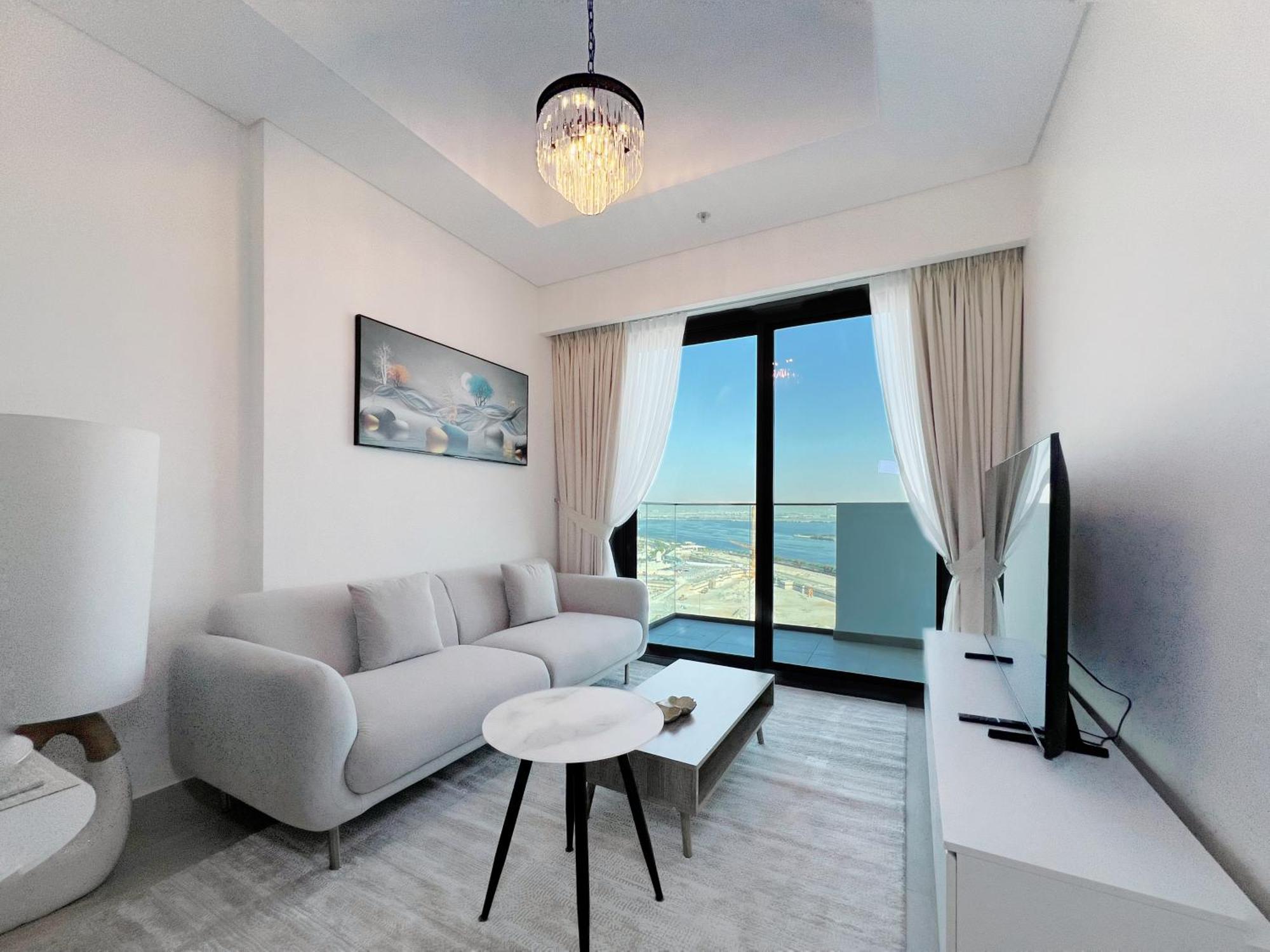 Creek Views 1br Modern In Jaddaf