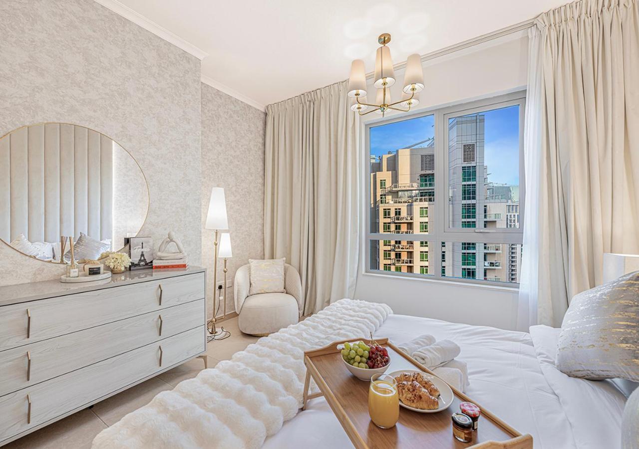Apartment Livin' Holidays - 2 Bedroom - Burj Khalifa & Fountain *