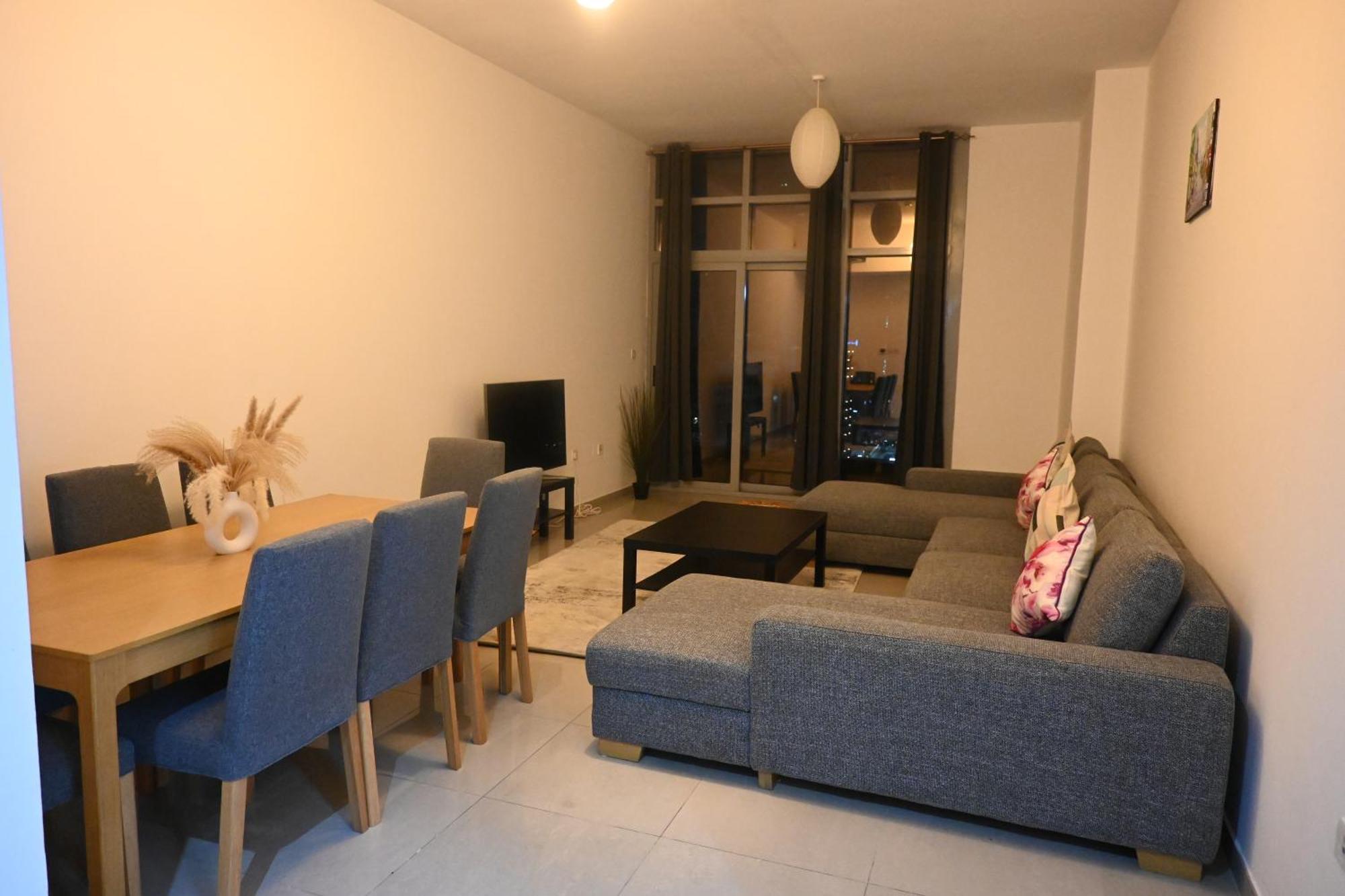 3 Bedroom Marina Wharf With A View! Great For Groups! Near The Beach, Many Activities 1 Maid Apartment Dubai